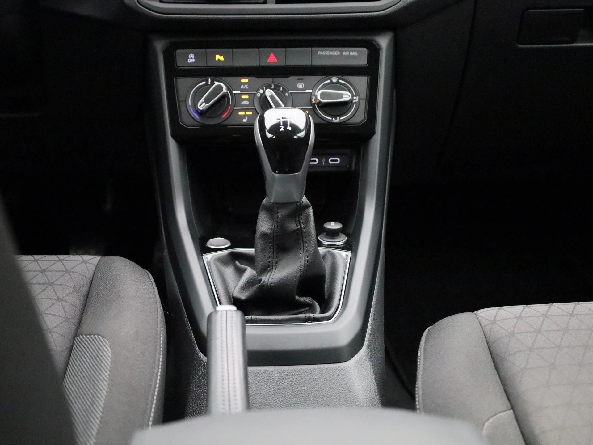 Volkswagen-T-Cross-image-9