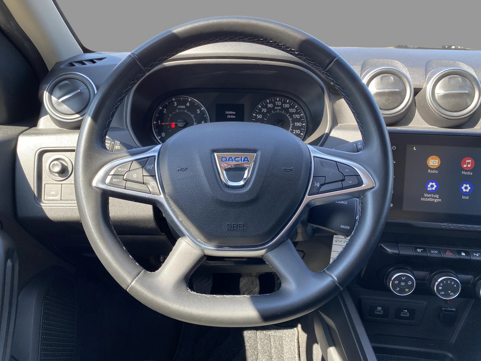 Dacia-Duster-image-11