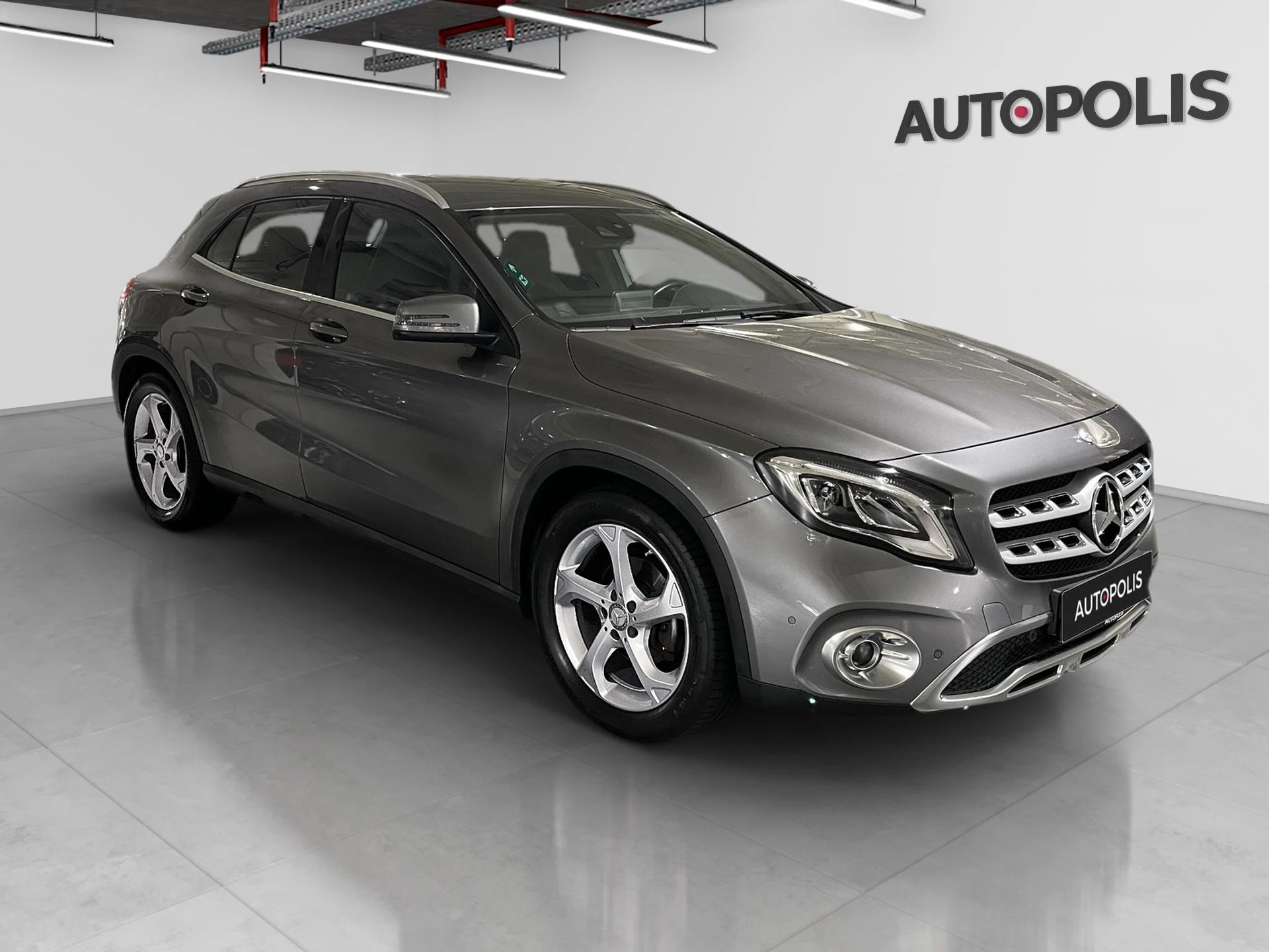 Mercedes-Benz-GLA-image-18
