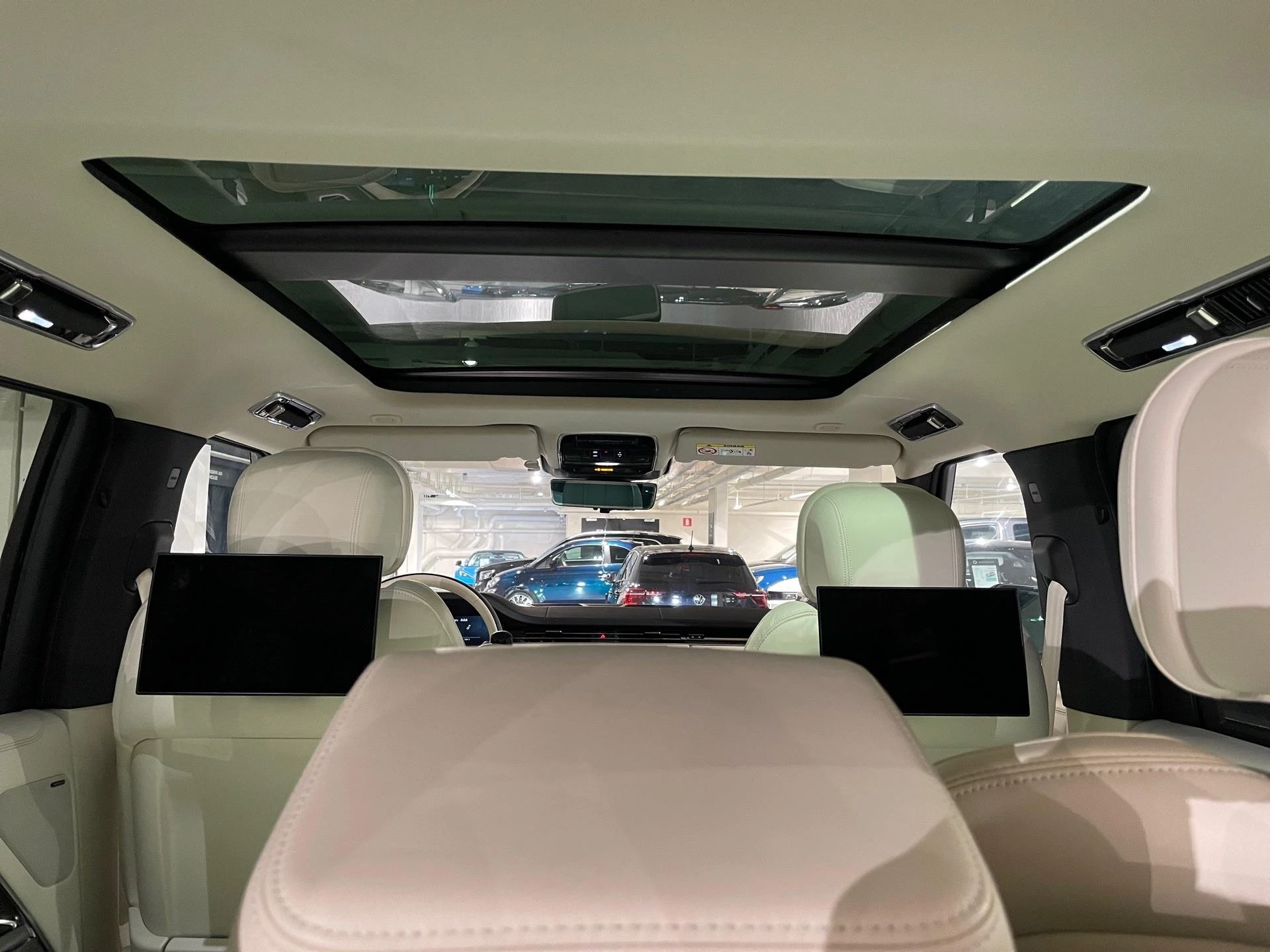 Land Rover-Range Rover-image-11