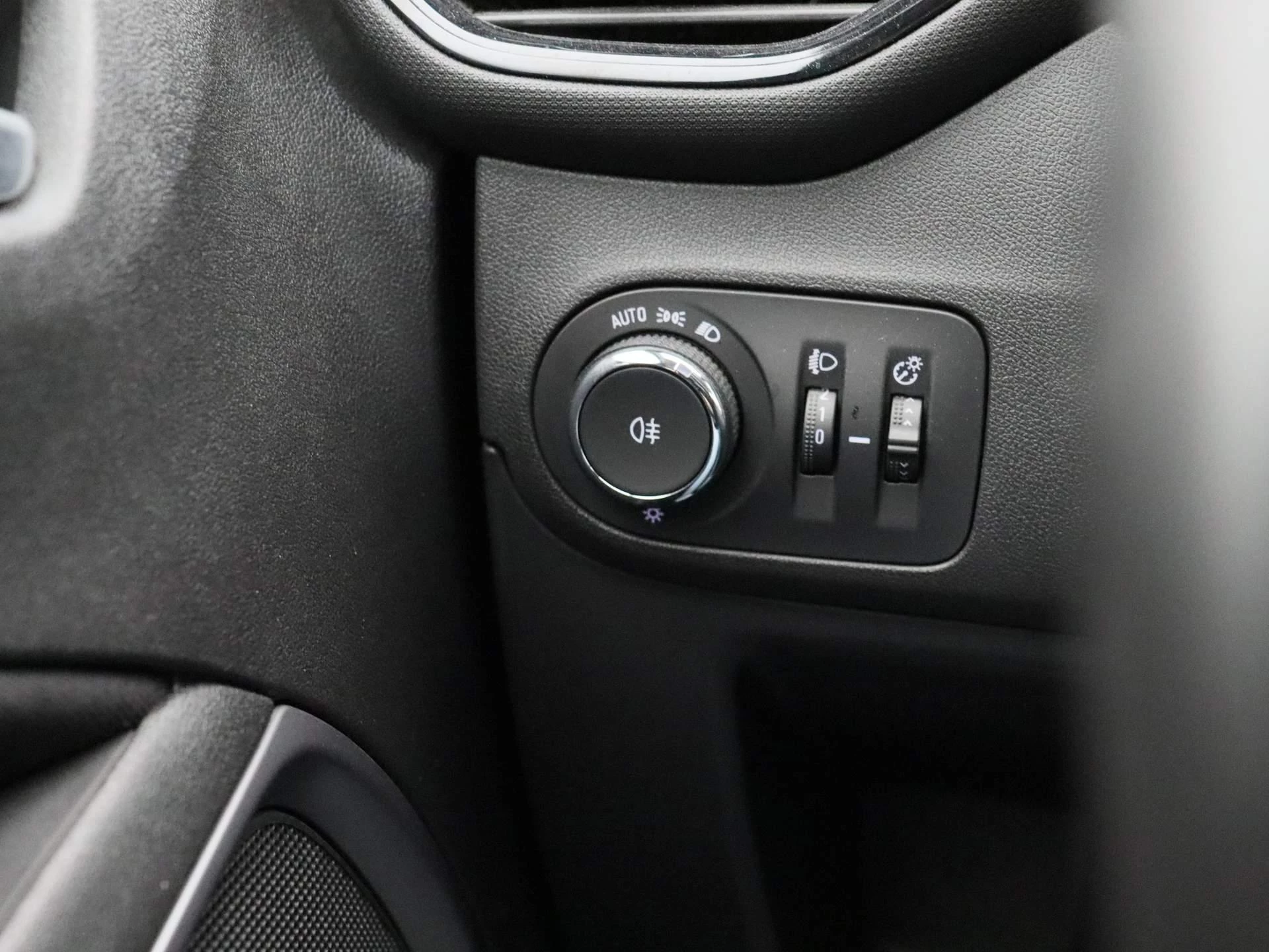 Opel-Crossland X-image-13