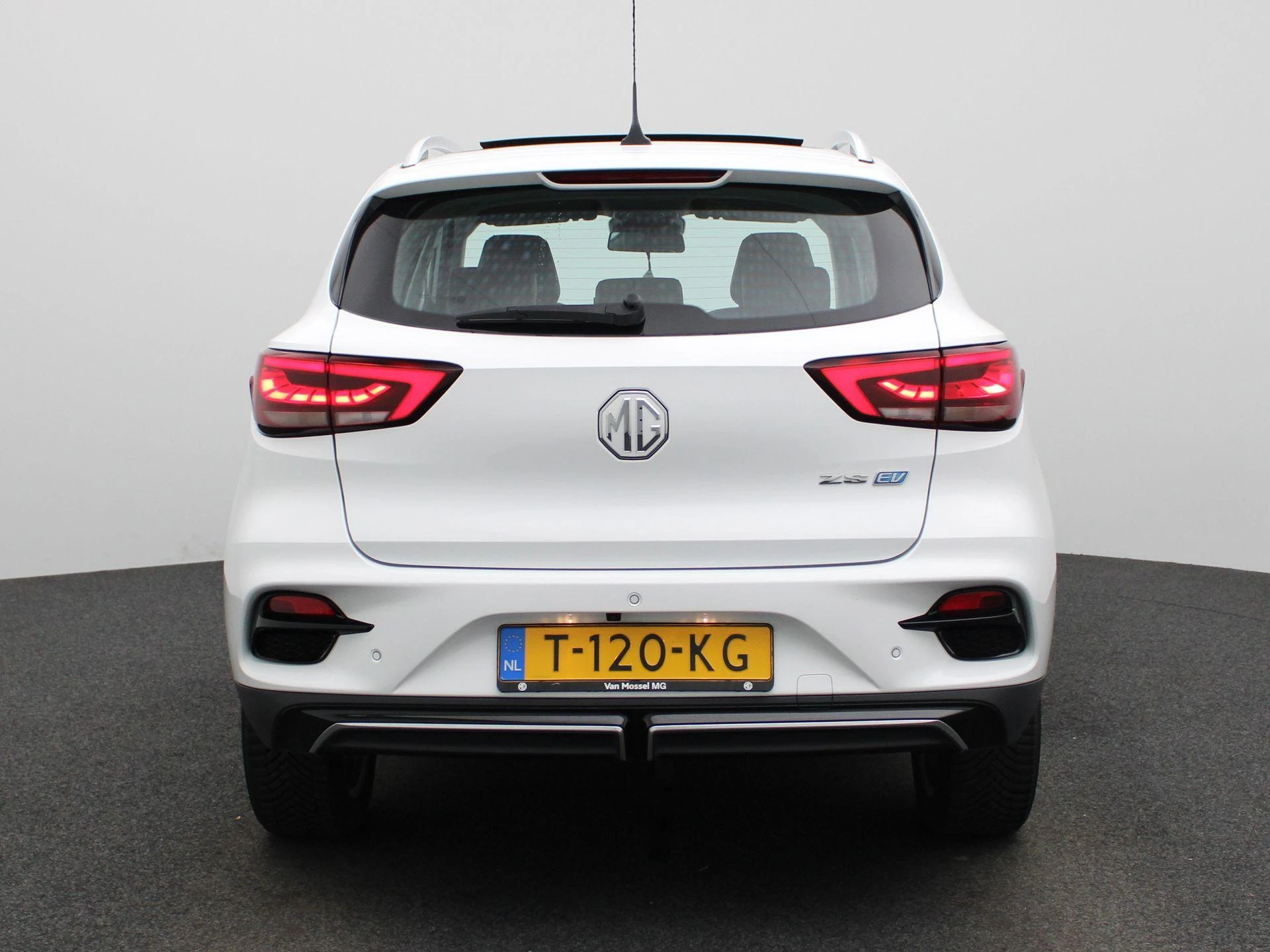 MG-ZS EV-image-4