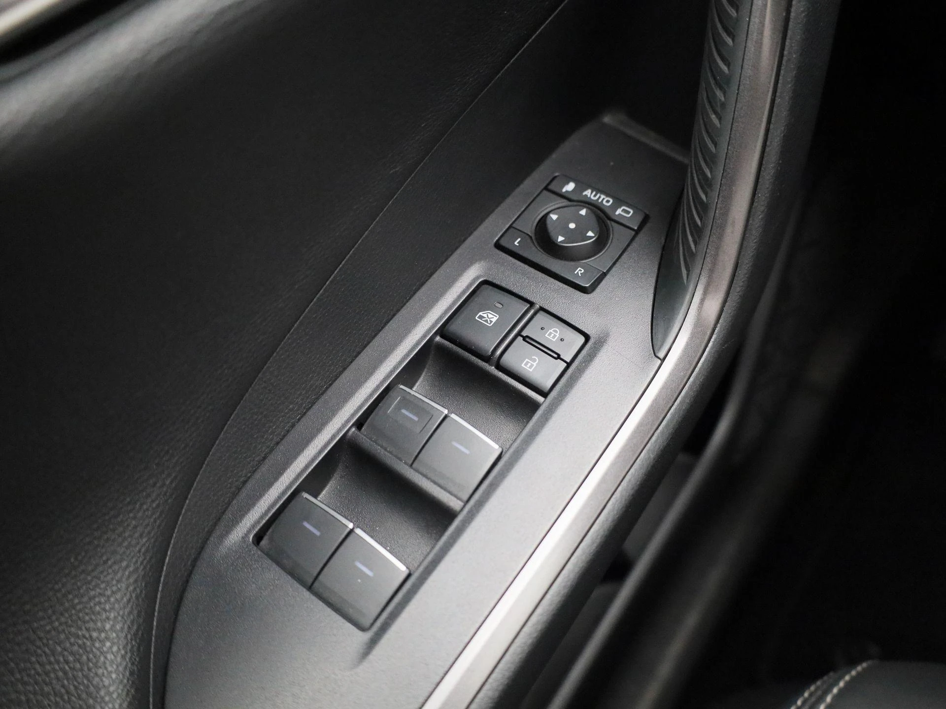 Toyota-RAV4-image-25