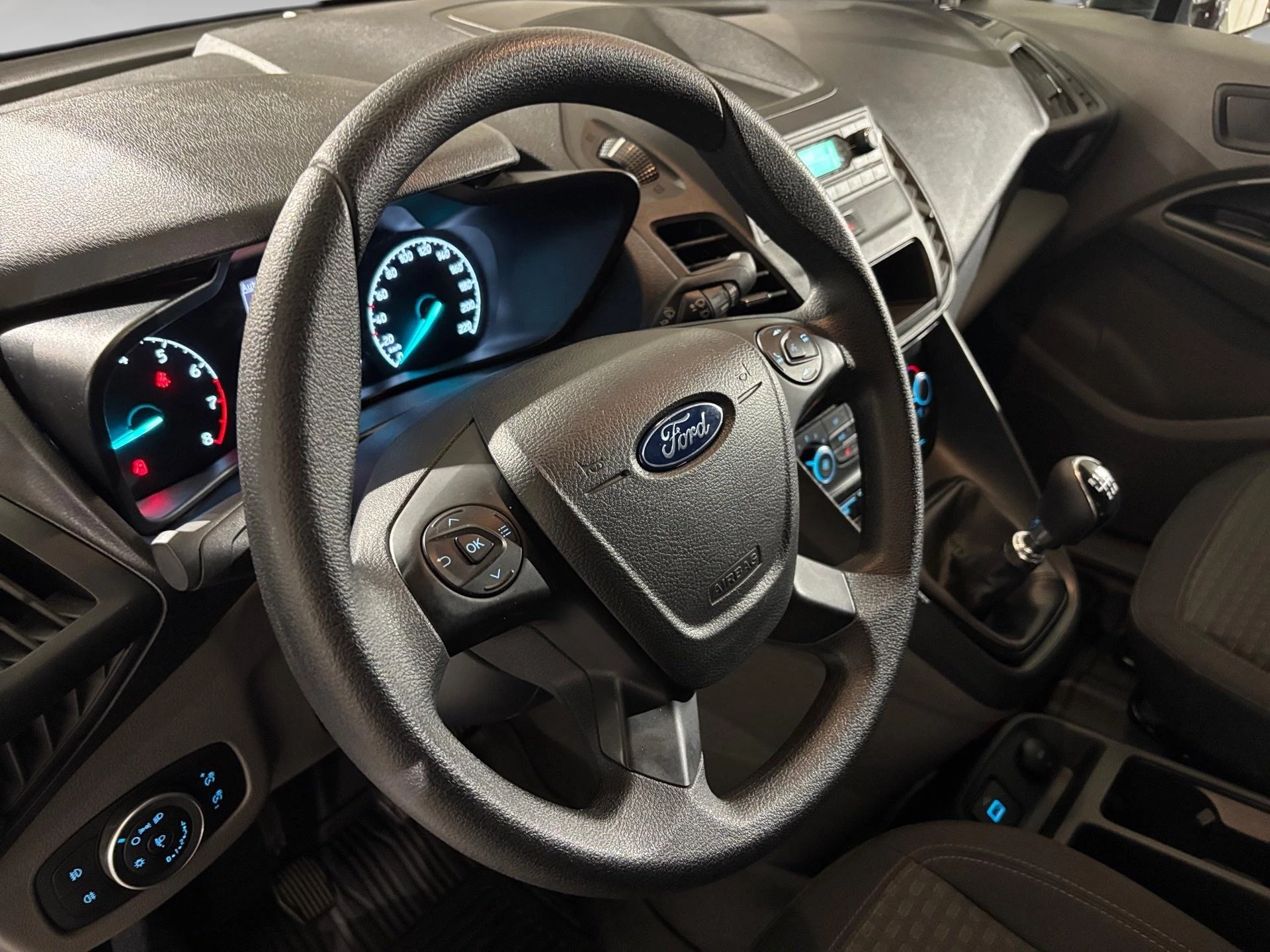 Ford-Transit Connect-image-2