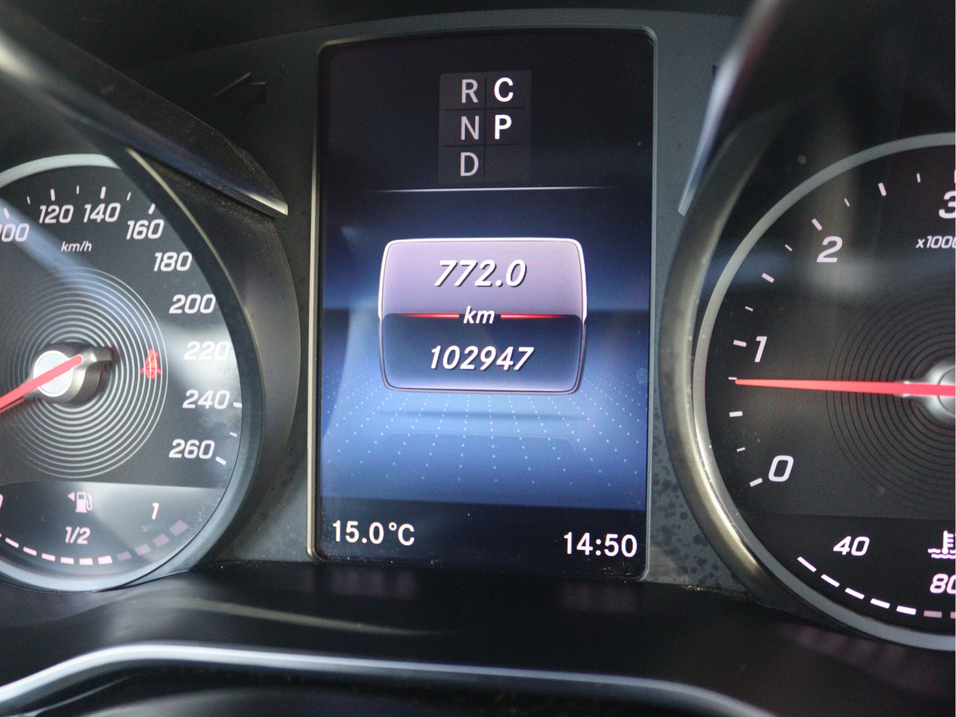 Mercedes-Benz-V-Klasse-image-6