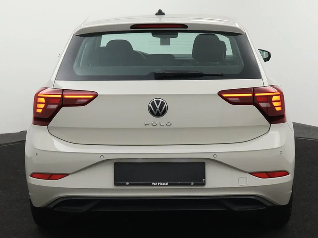 Volkswagen-Polo-image-17