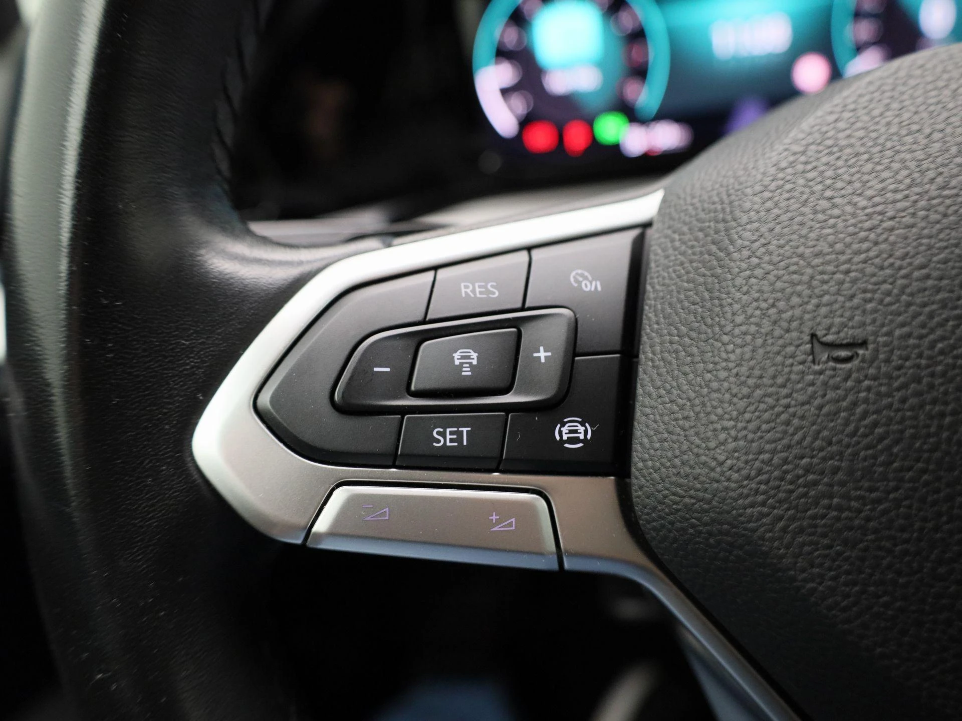 Volkswagen-Golf-image-17