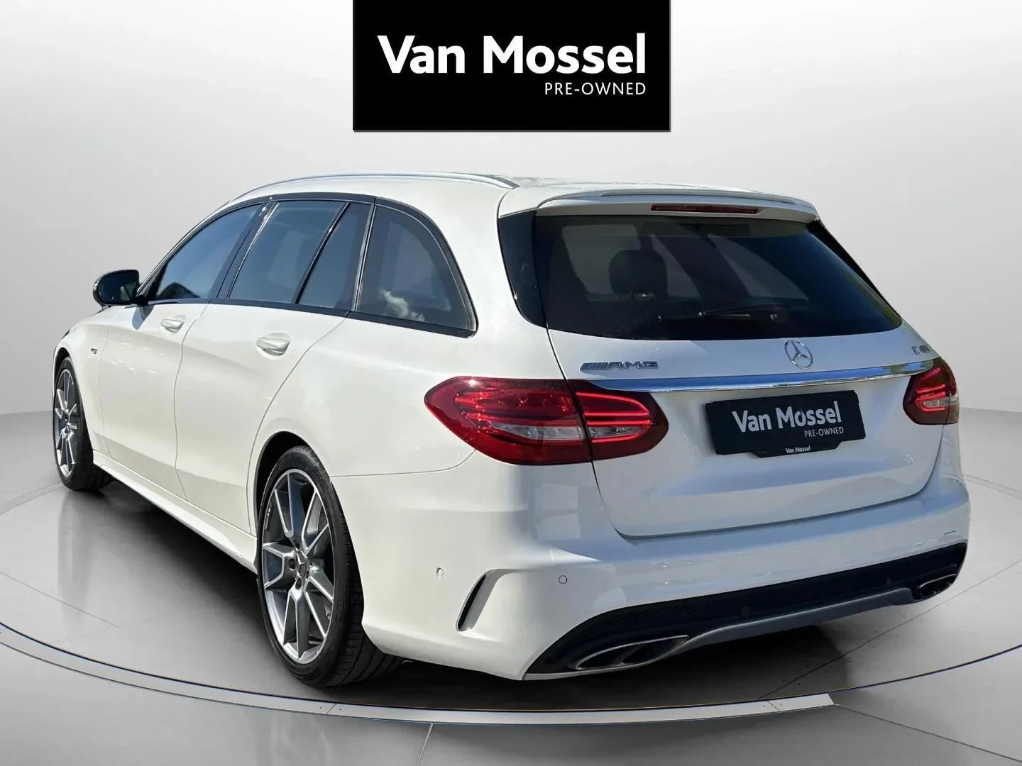 Mercedes-Benz-C-Klasse-image-6