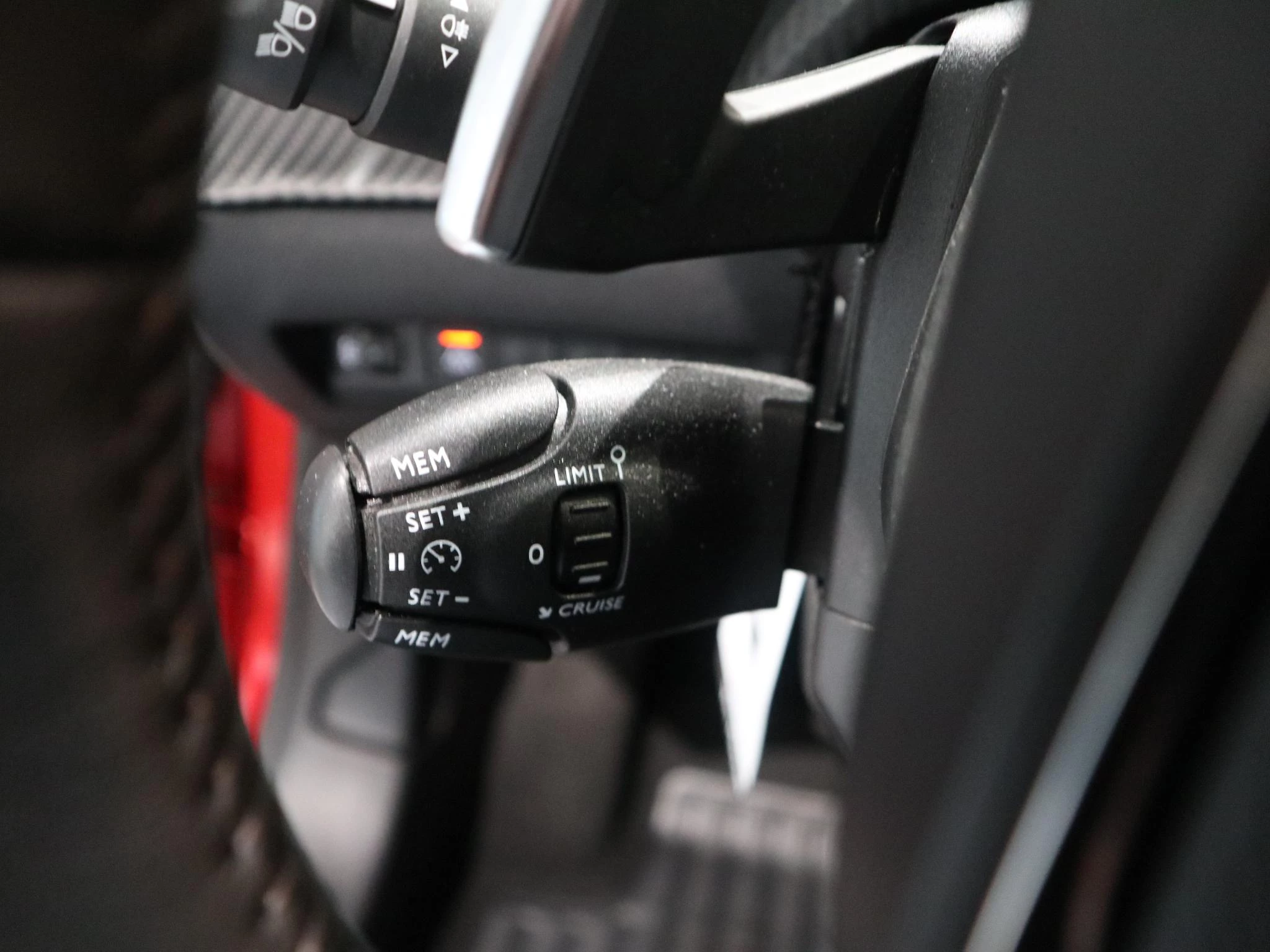 Peugeot-208-image-18