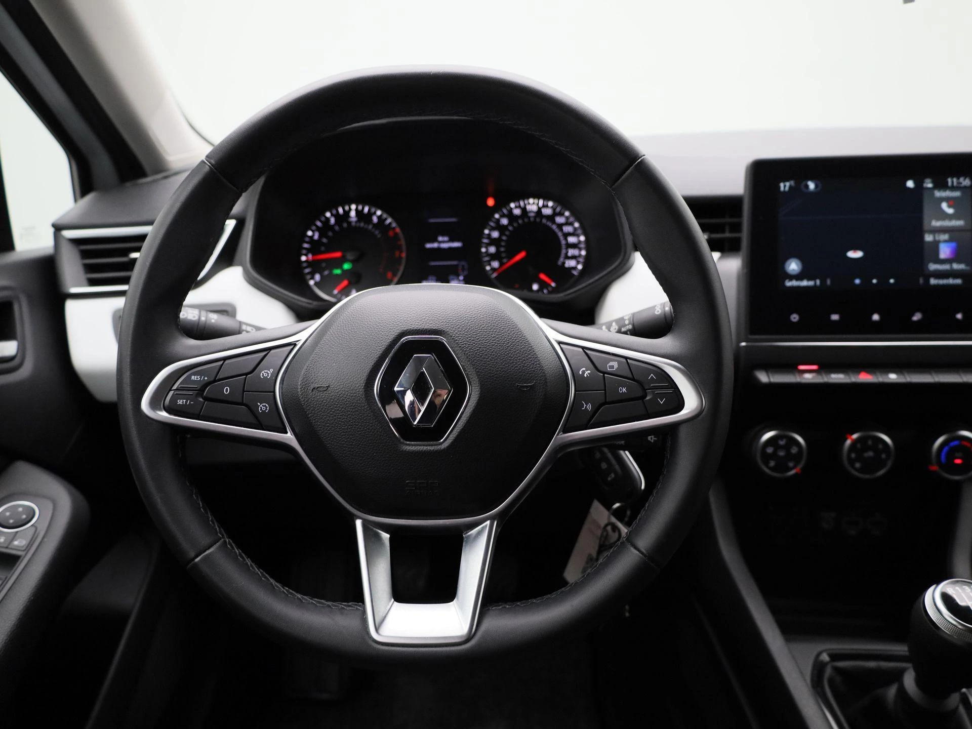 Renault-Clio-image-6