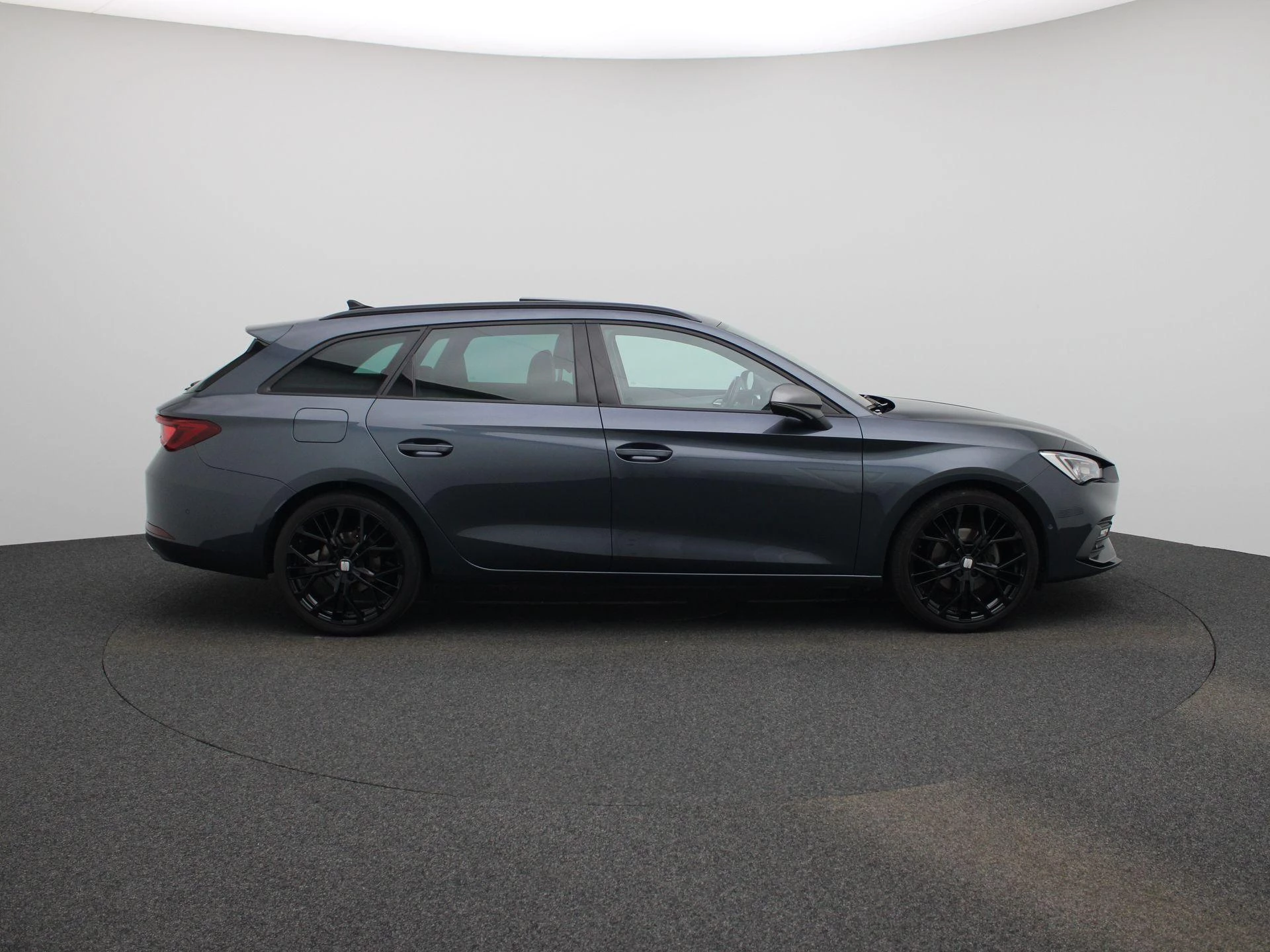 SEAT Leon Sportstourer 1.5 eTSI FR Business Intense