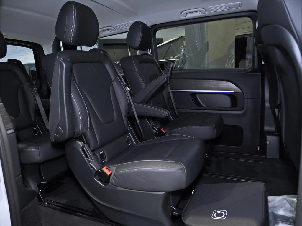 Mercedes-Benz-EQV 300-image-14