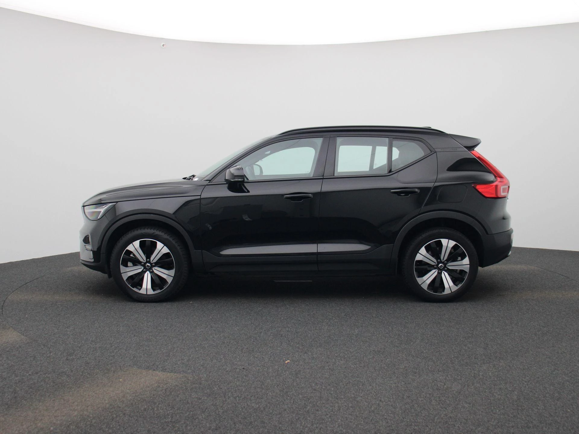 Volvo-XC40-image-3
