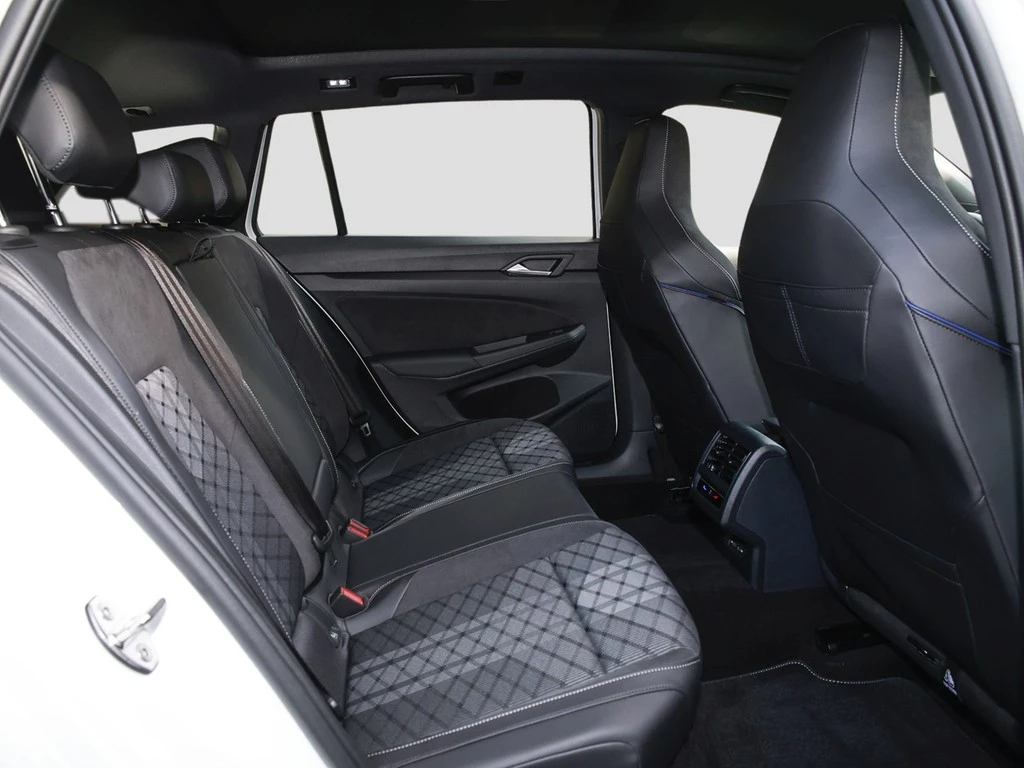 Volkswagen-Golf-image-9