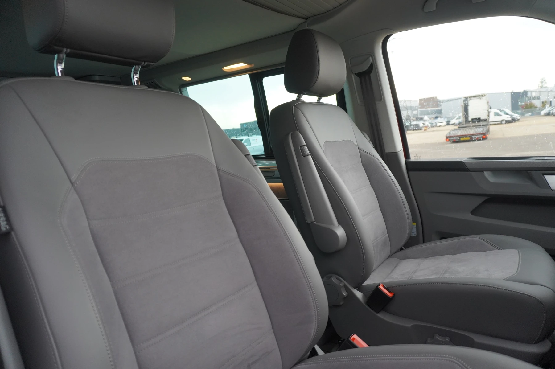 Volkswagen-California-image-9