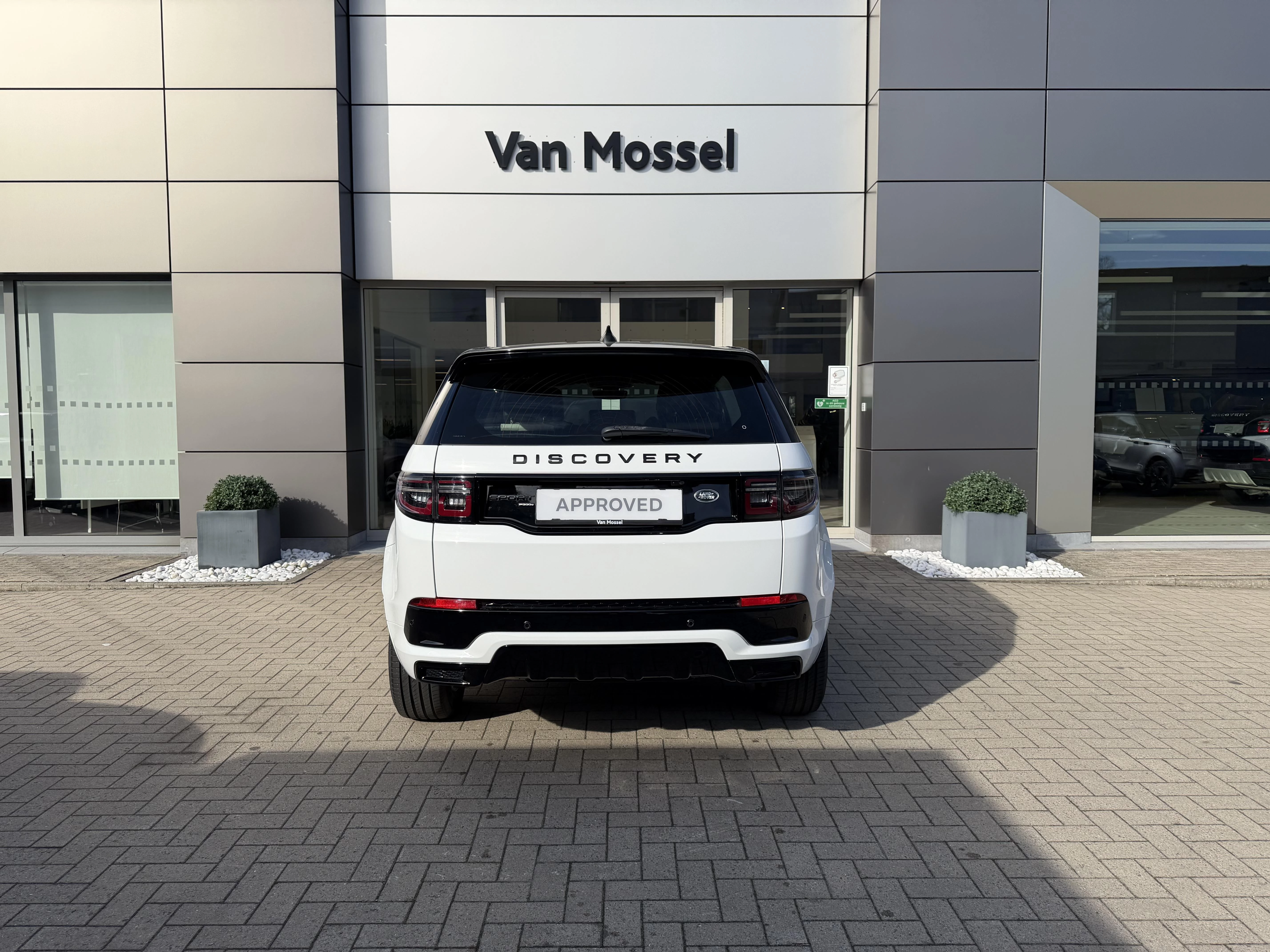 Land Rover-Discovery Sport-image-7
