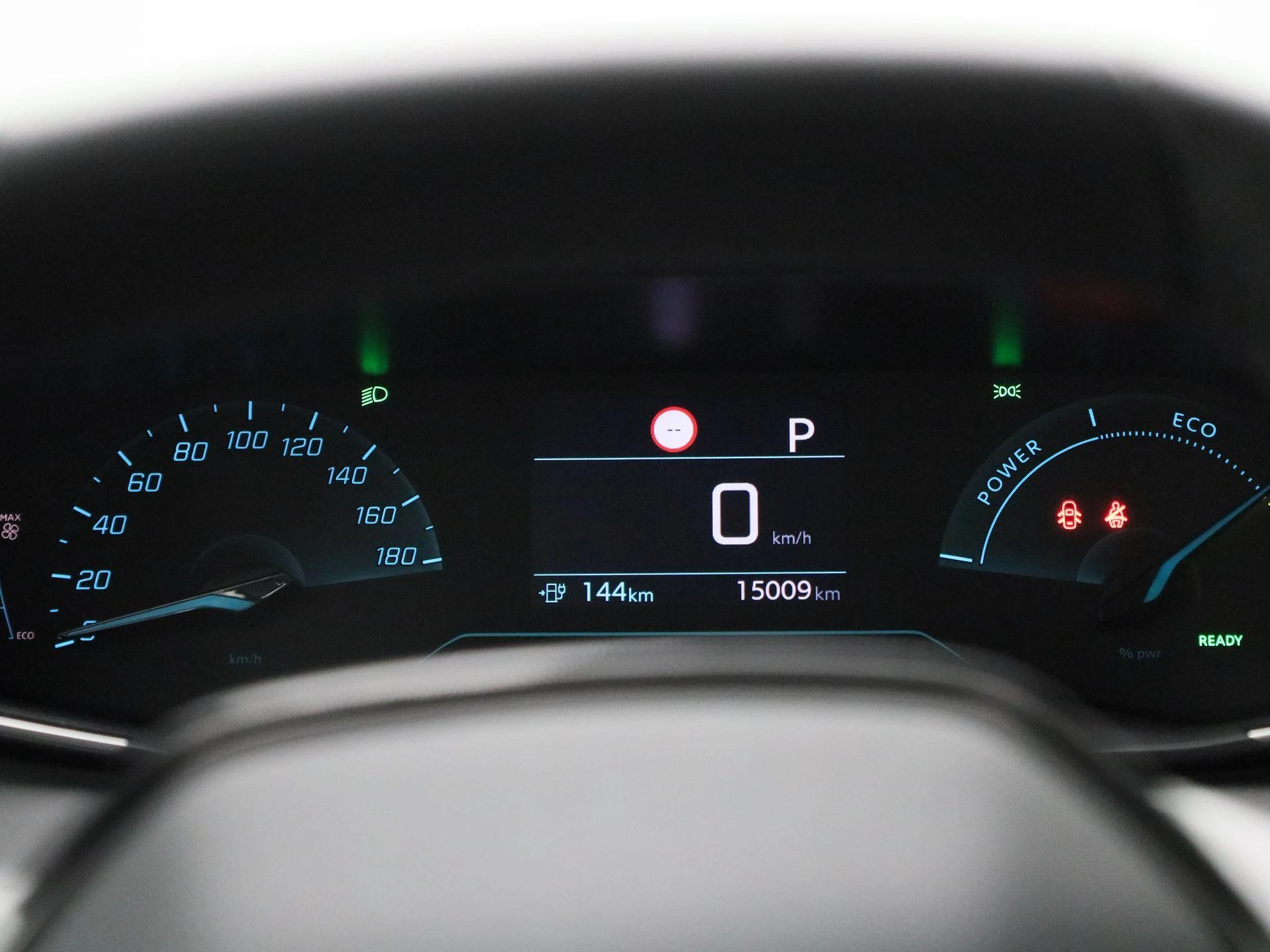 Peugeot e-208 - 8