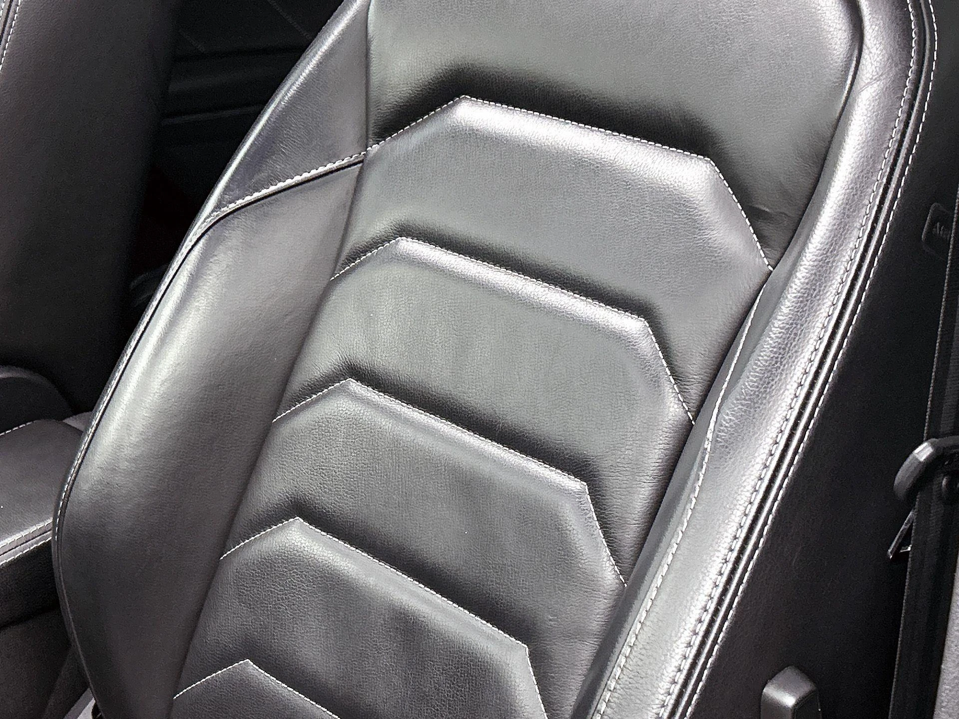 Volkswagen Tiguan 1.5 TSI R-Line Business+
