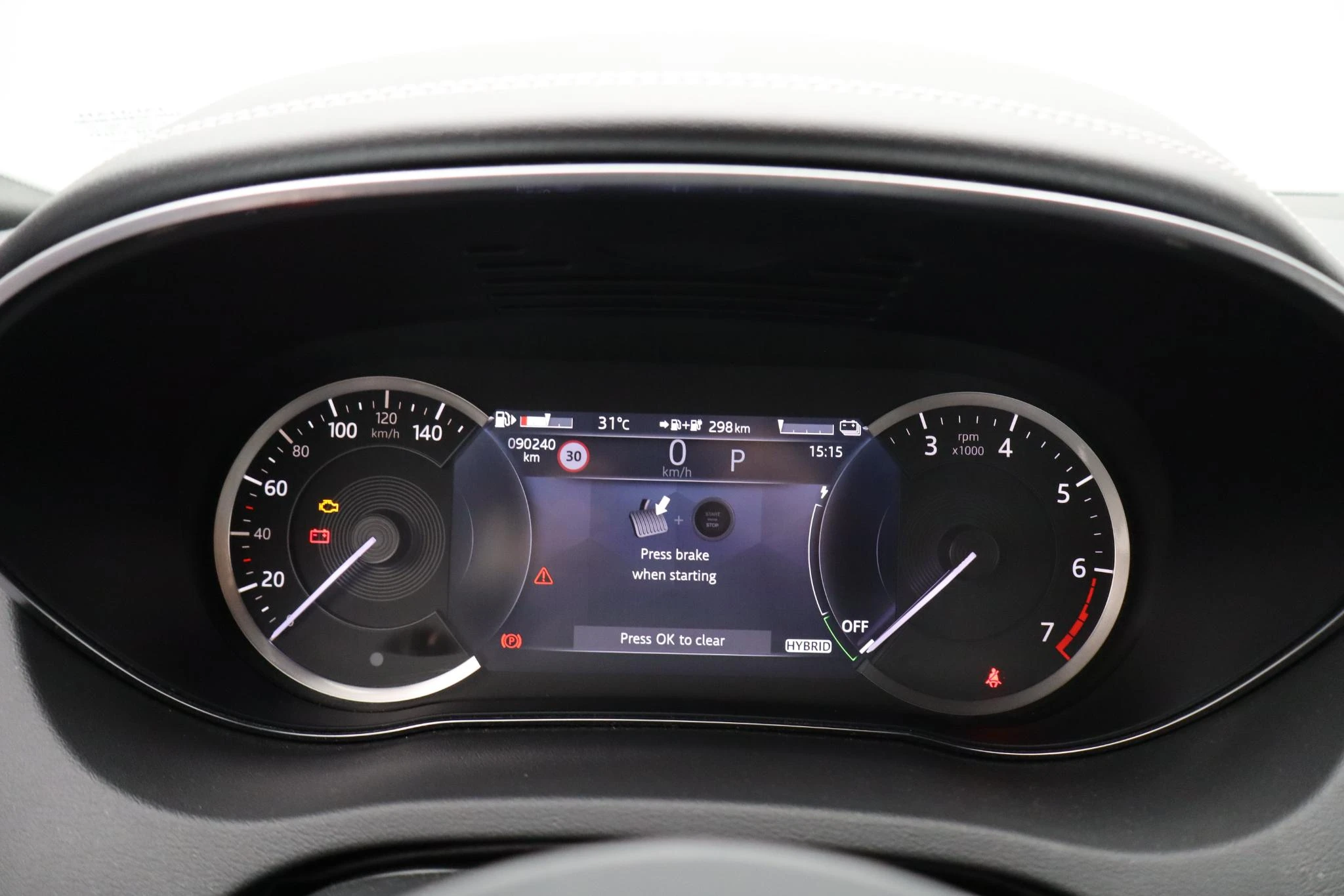 Jaguar-E-PACE-image-8