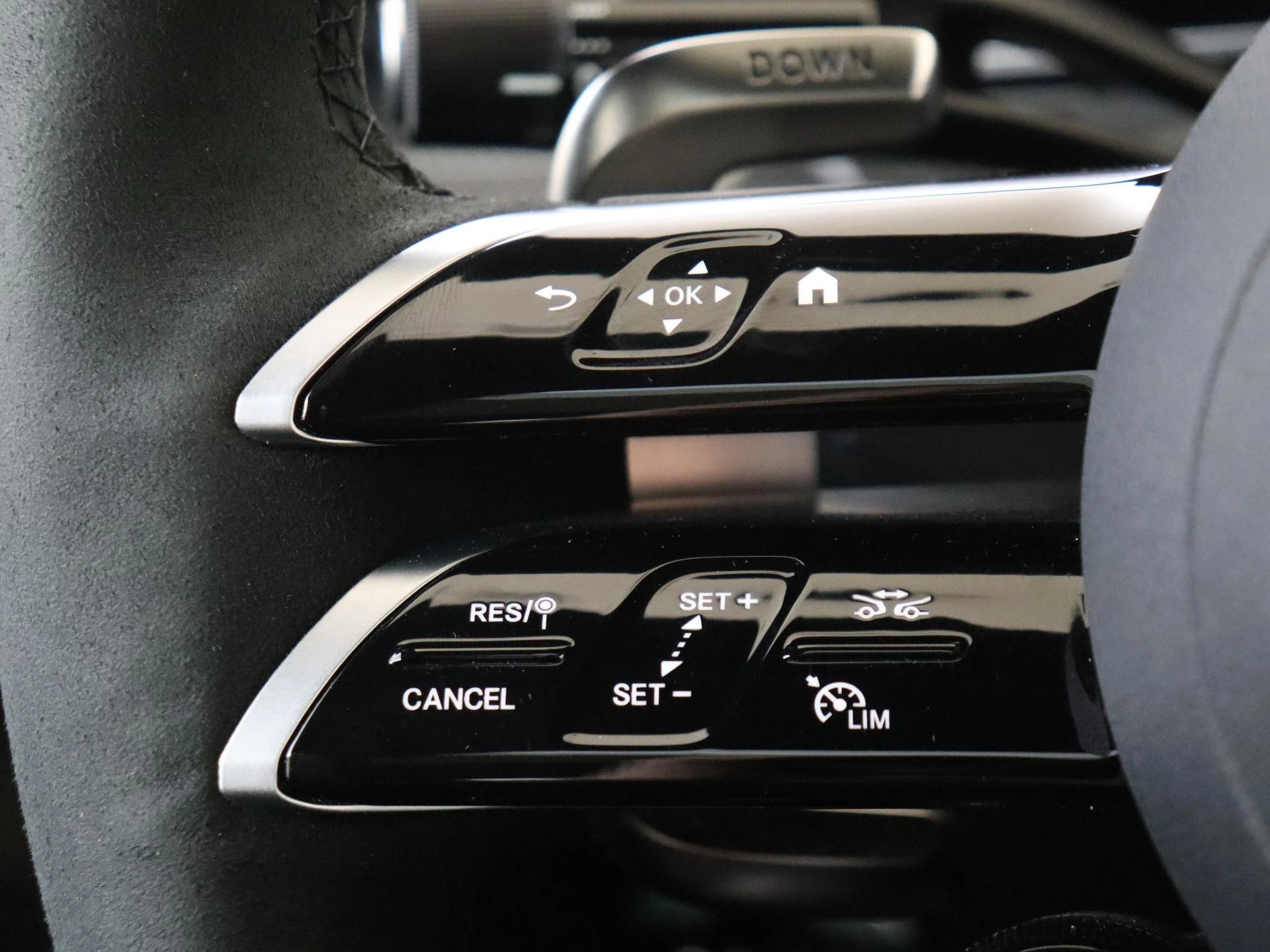 Mercedes-Benz-CLE-image-19