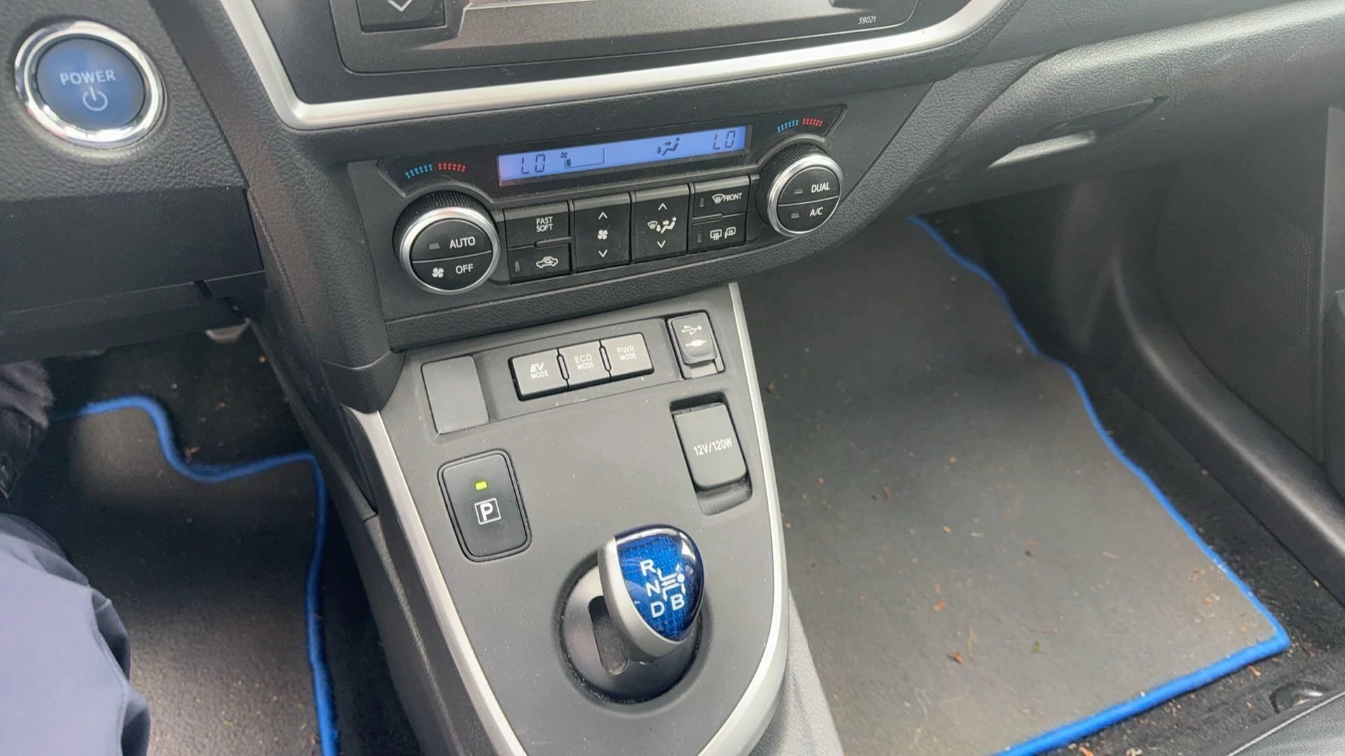 Toyota-Auris-image-9