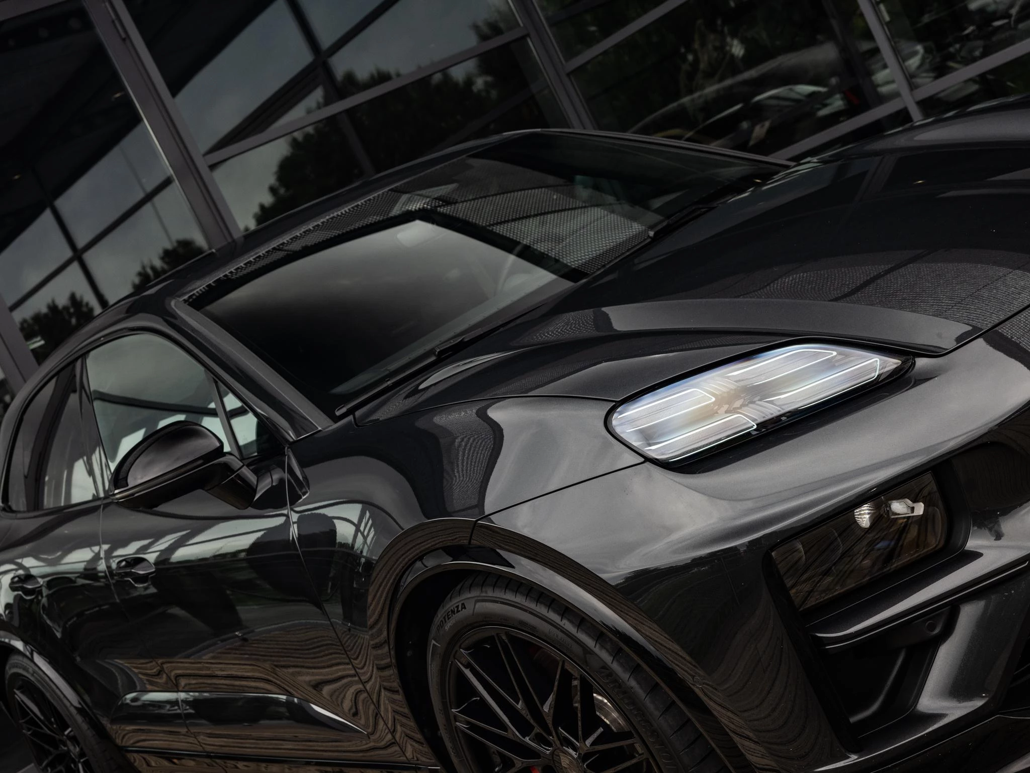 Porsche Macan Turbo 100 kWh