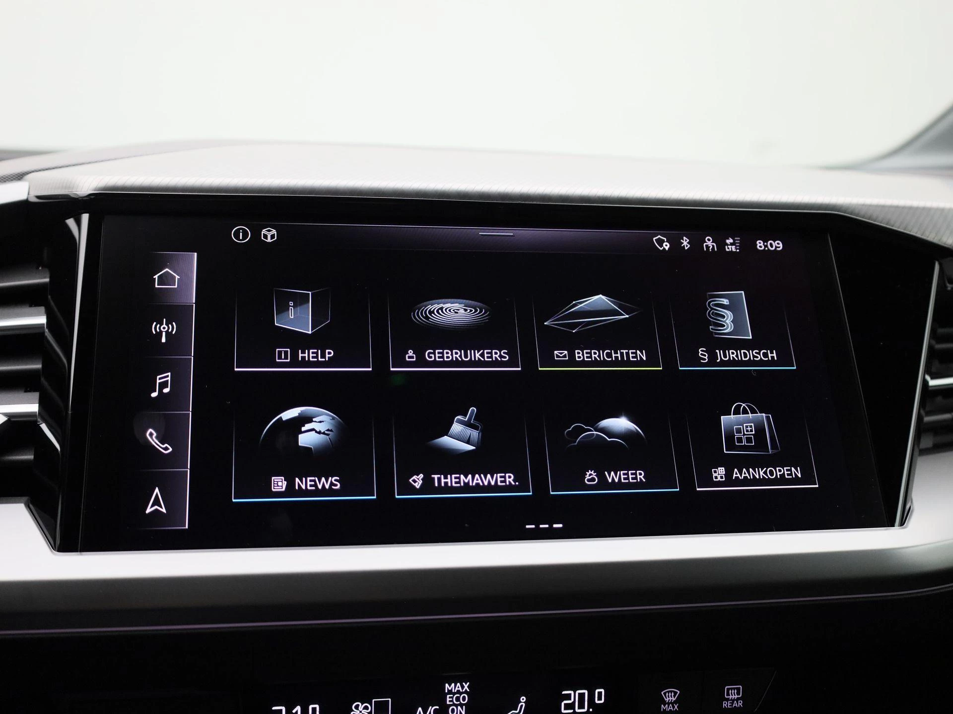 Audi-Q4 e-tron-image-33