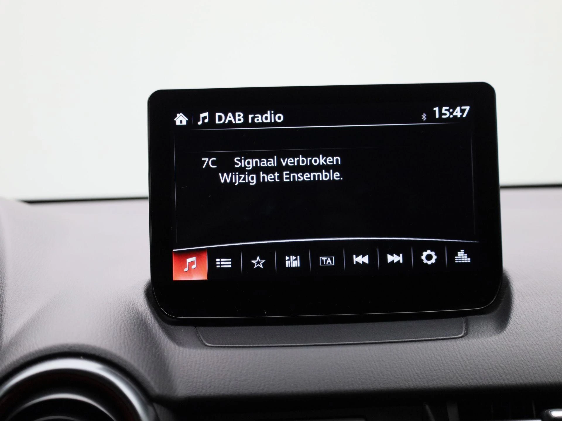 Mazda-2-image-15