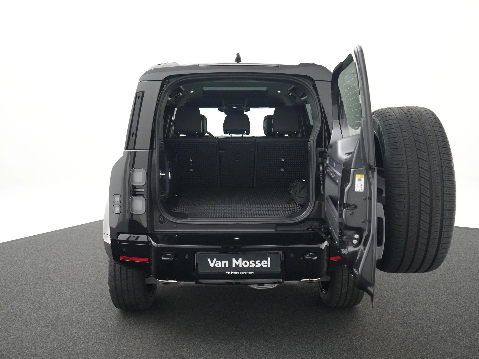 Land Rover-Defender-image-41