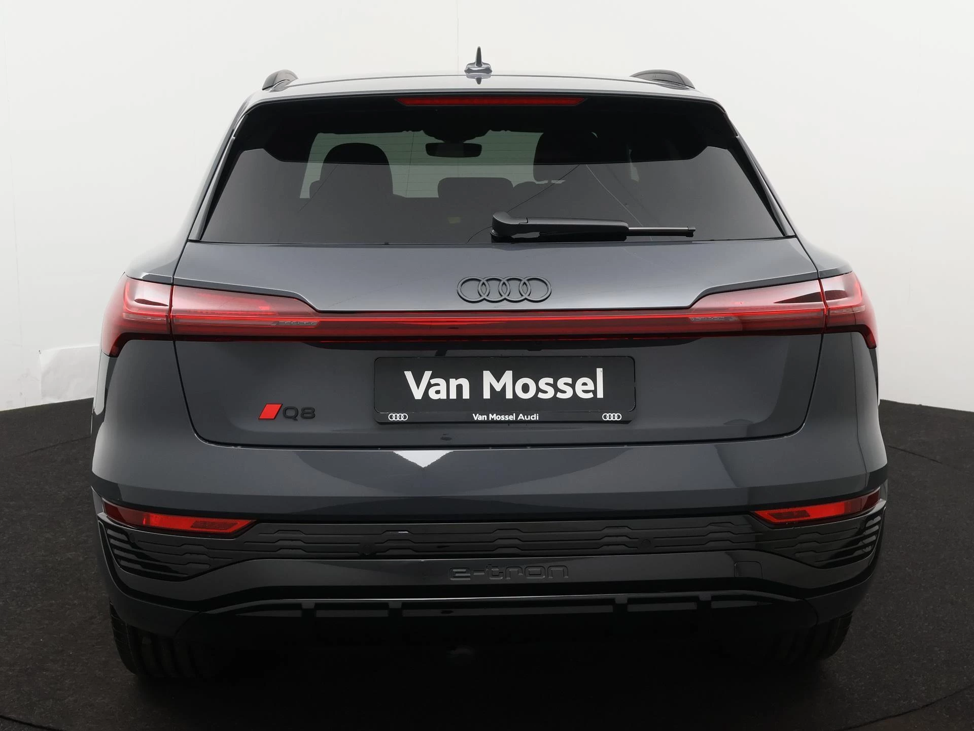 Audi-Q8 e-tron-image-4