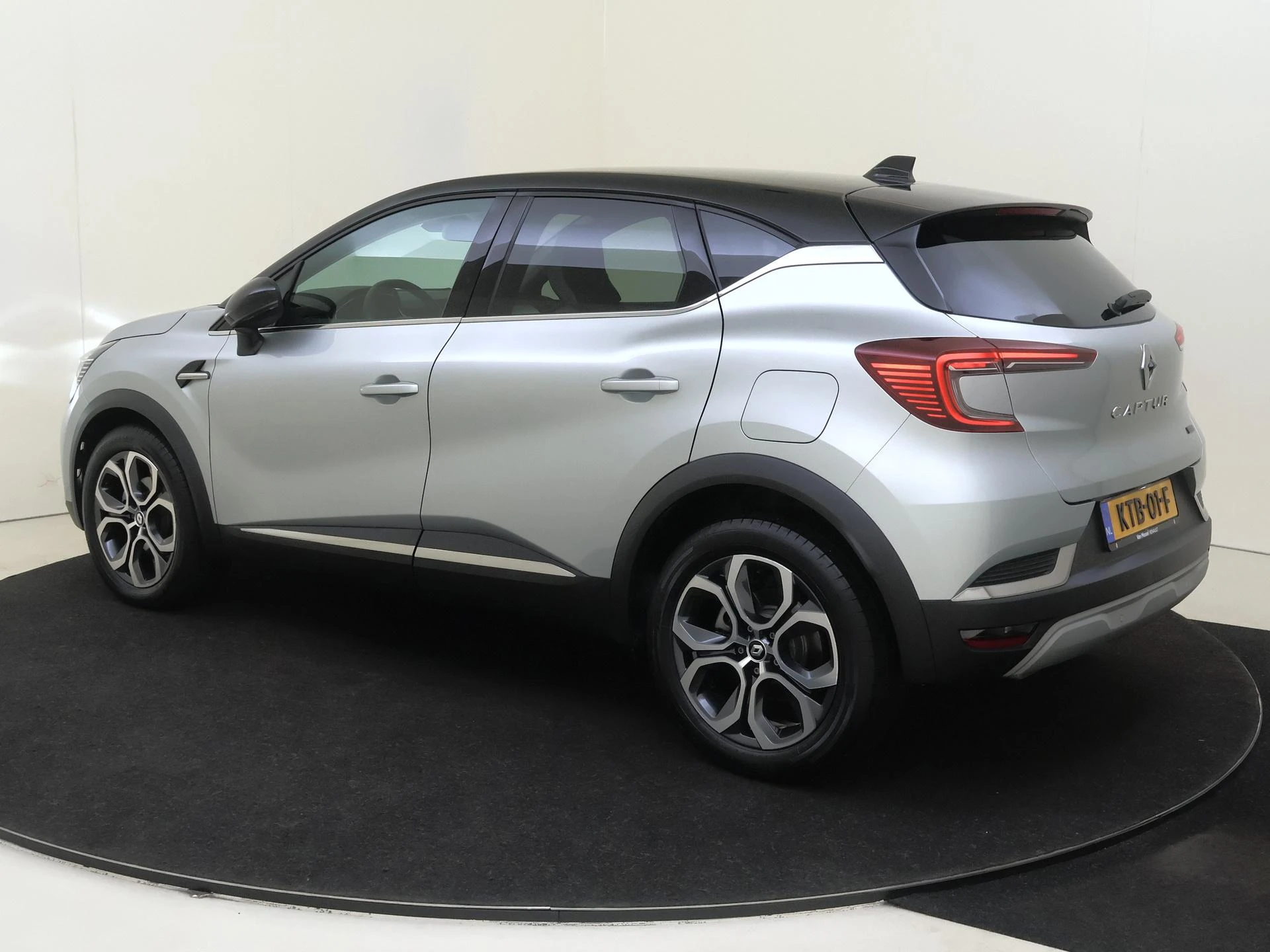 Renault-Captur-image-2
