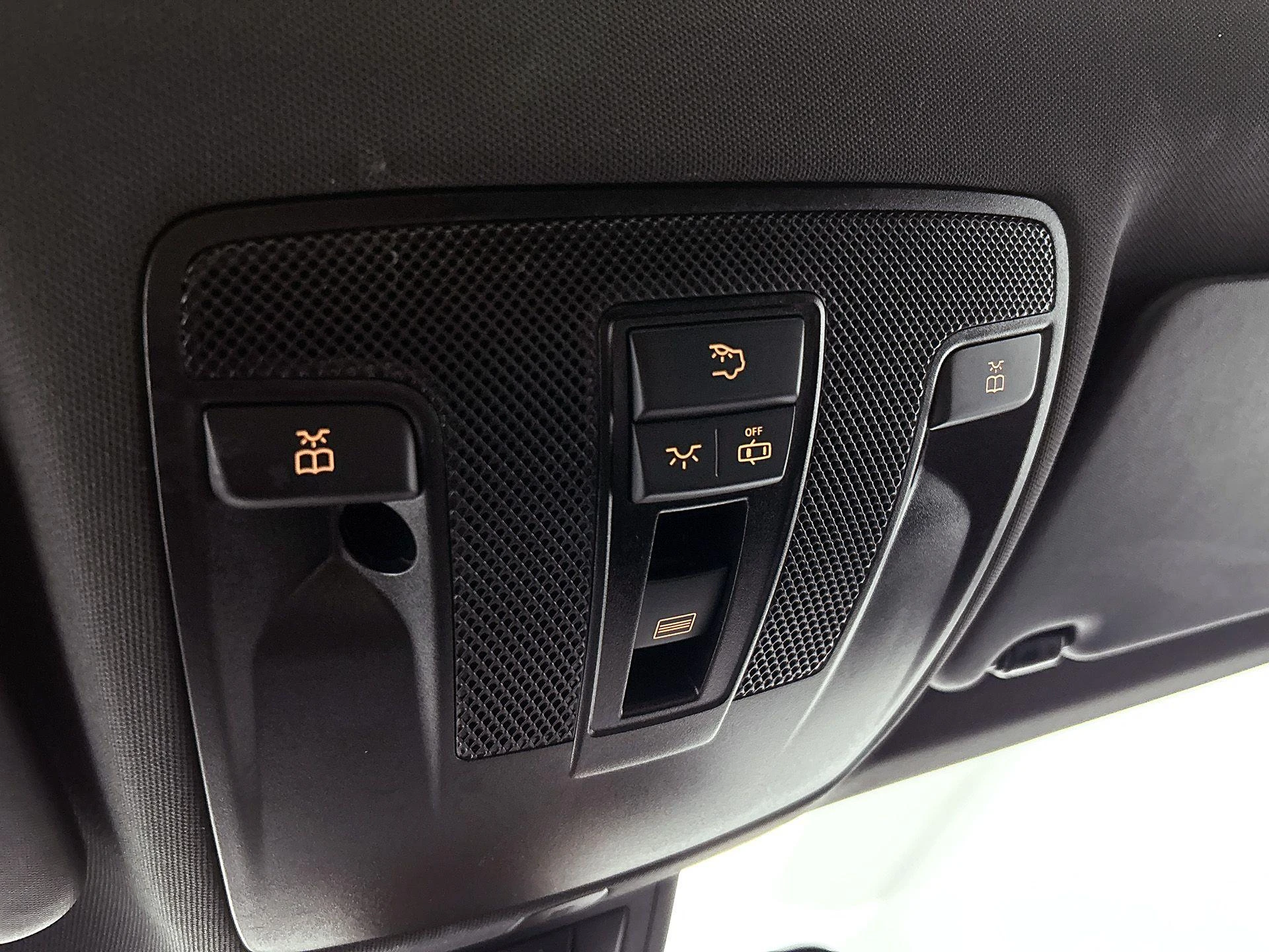 Mercedes-Benz-CLA-image-11