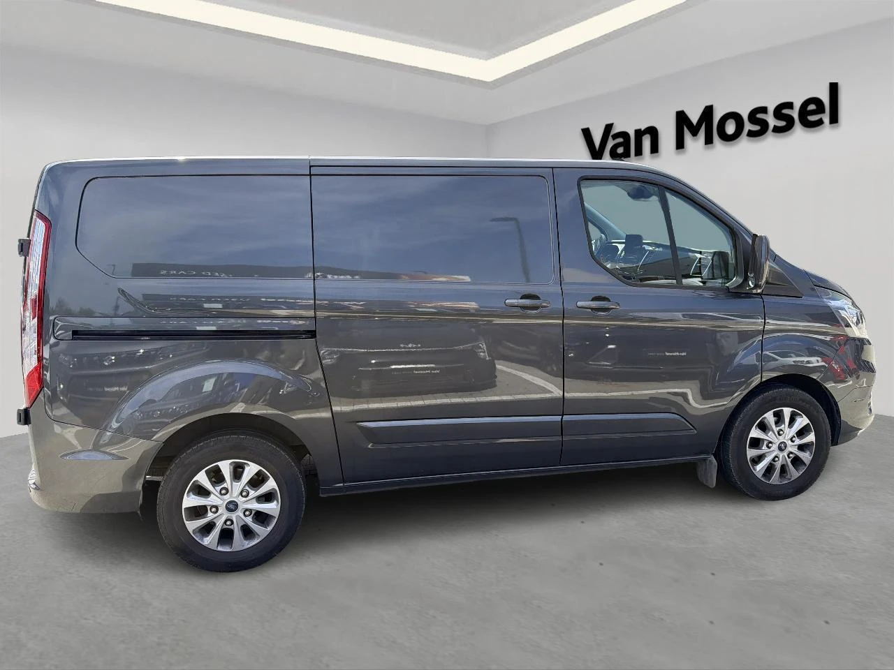 Ford-Transit Custom-image-4