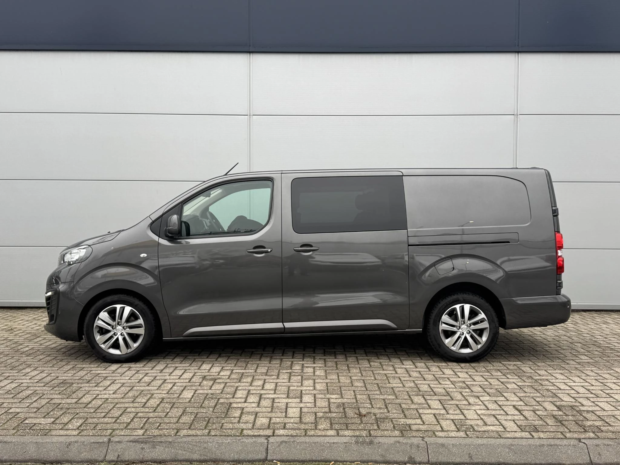 Peugeot-Expert-image-2