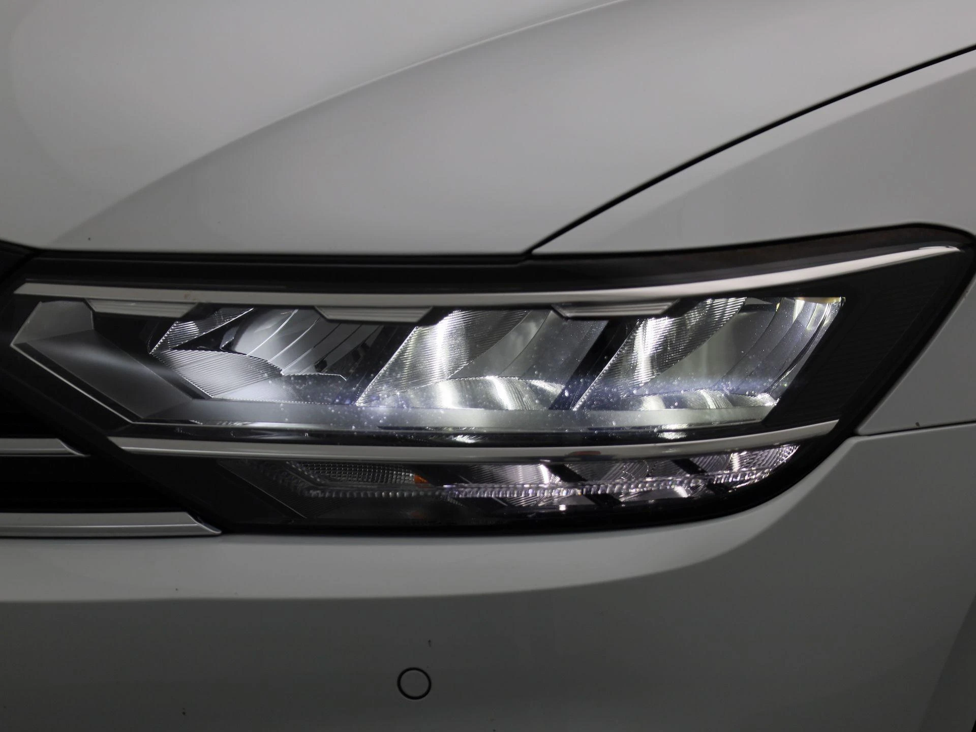 Volkswagen-Passat-image-14
