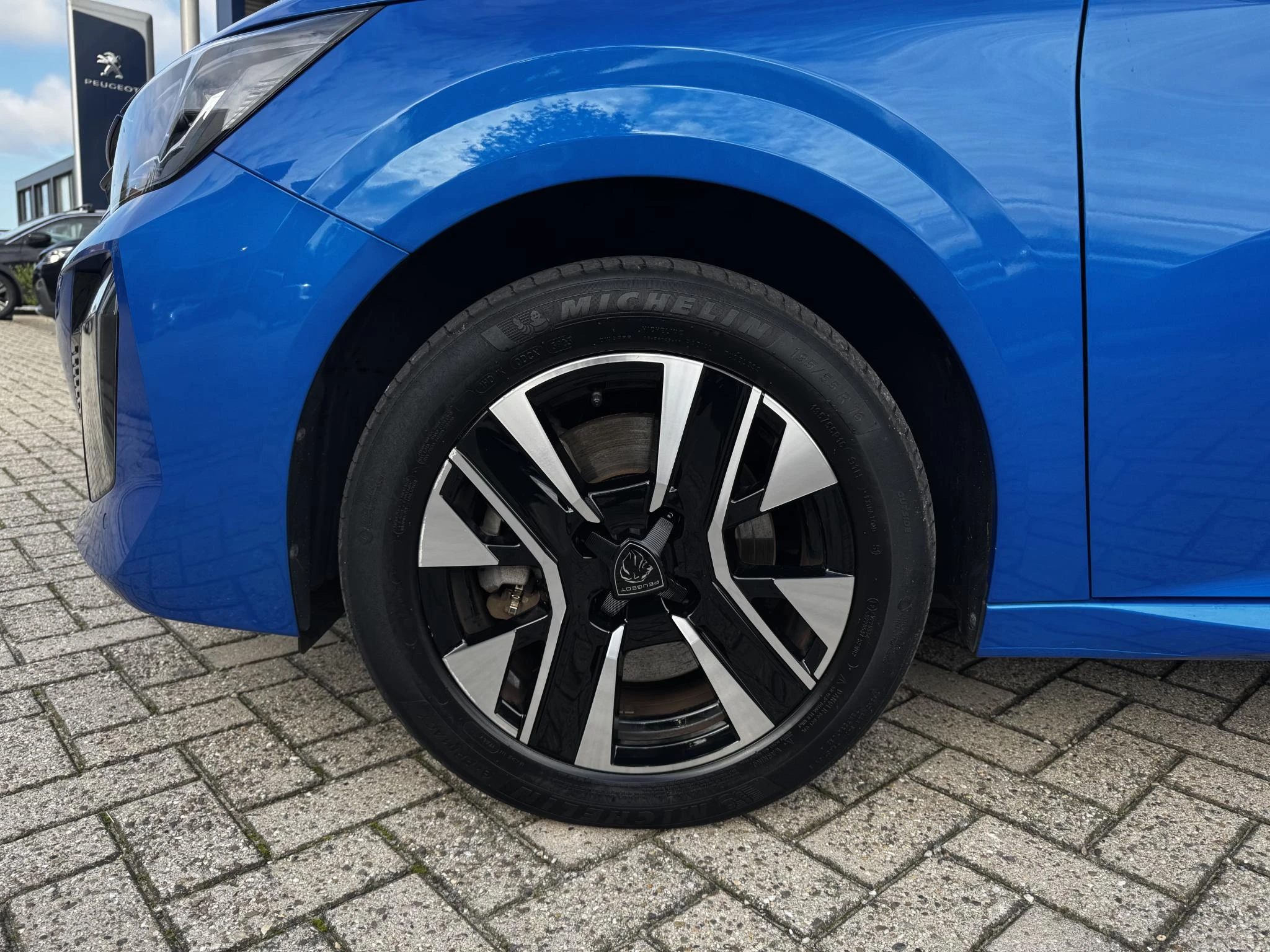 Peugeot-e-208-image-6