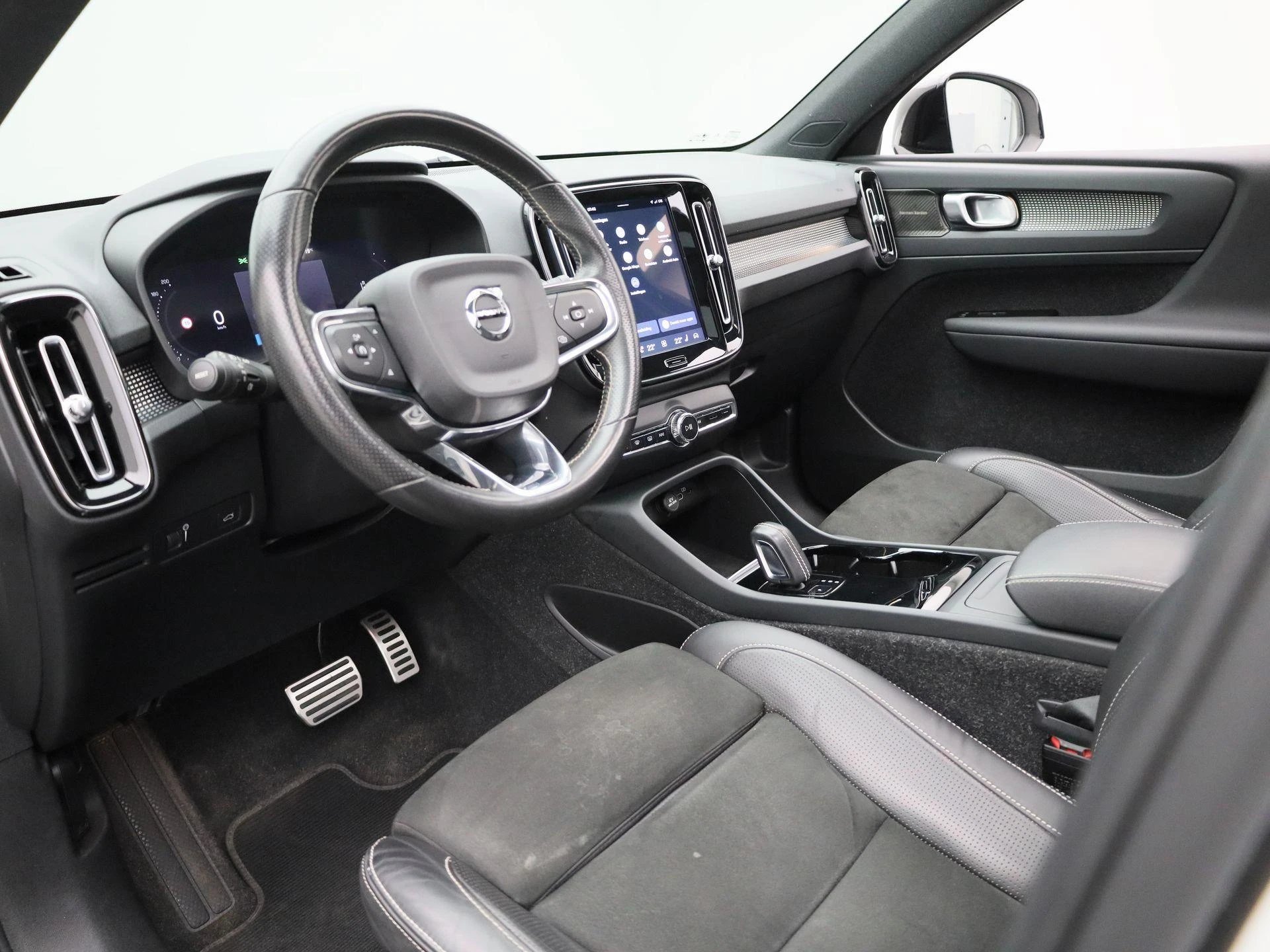 Volvo-XC40-image-18