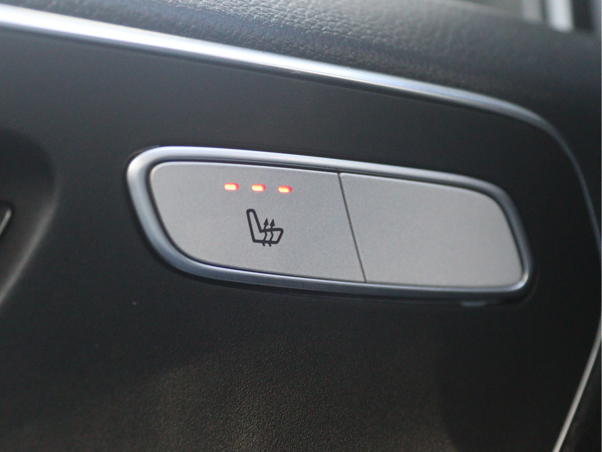 Mercedes-Benz-Vito-image-13
