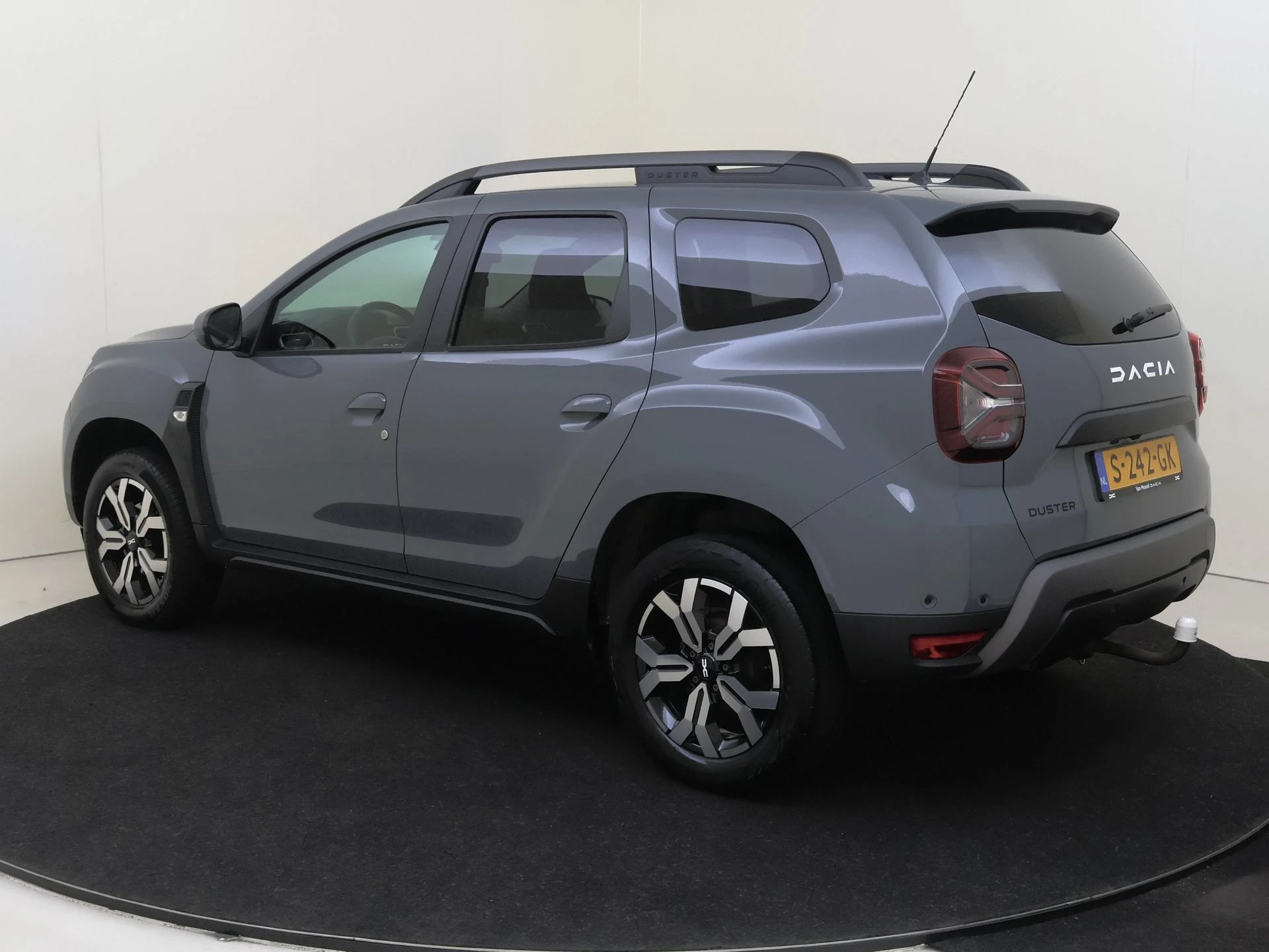 Dacia-Duster-image-3