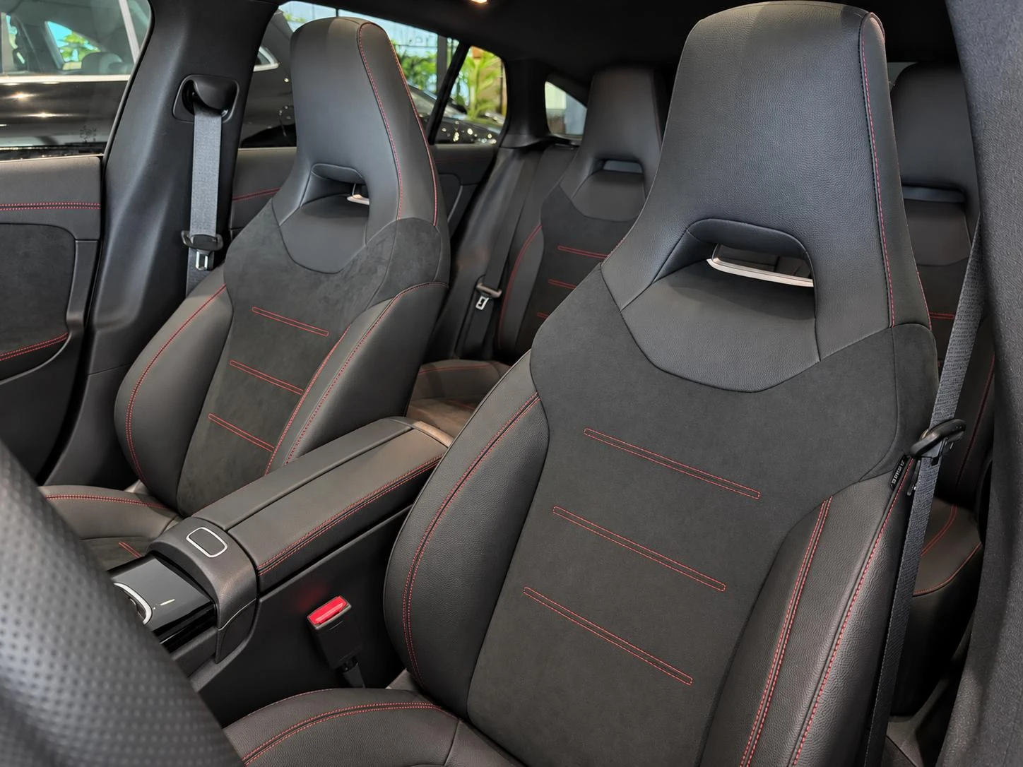 Mercedes-Benz-CLA-image-9