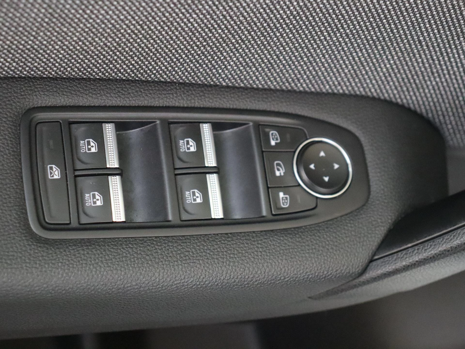 Renault-Captur-image-28