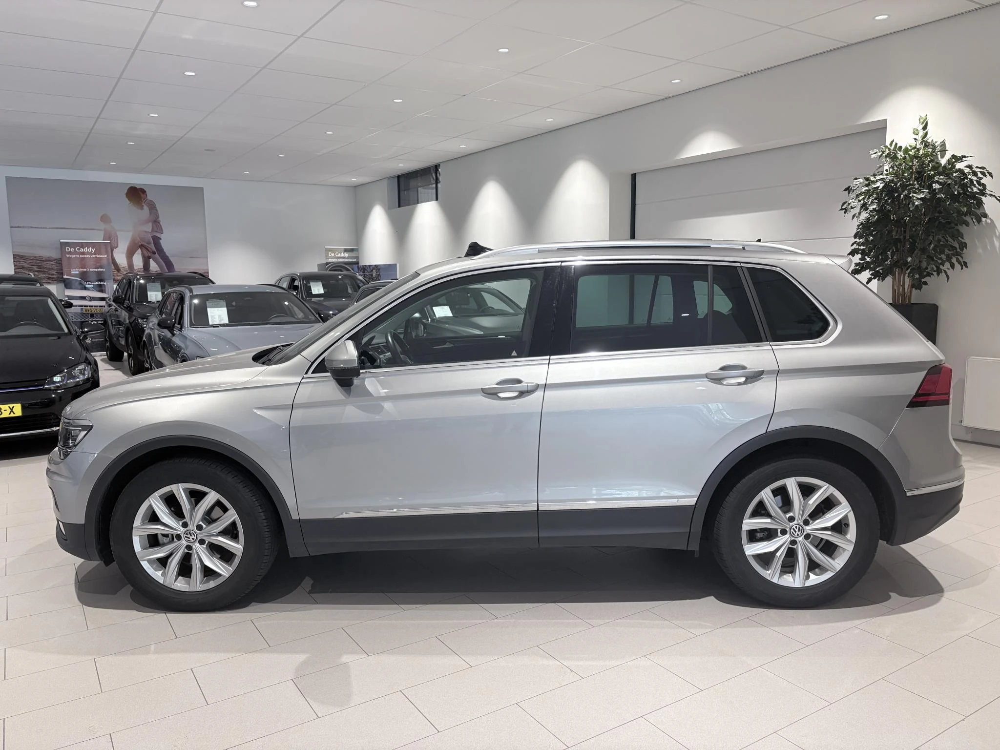 Volkswagen-Tiguan-image-2