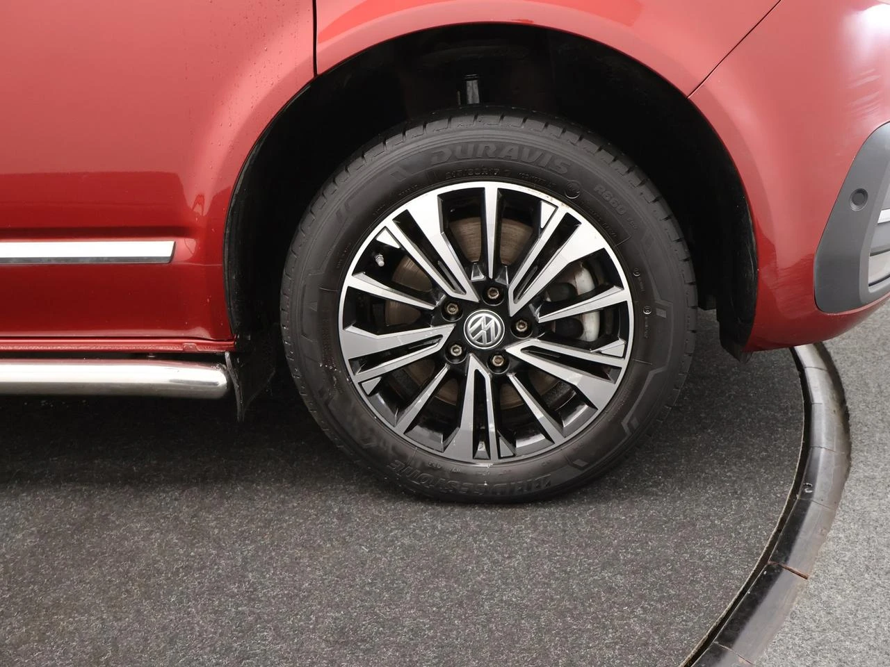 Volkswagen-Transporter-image-9
