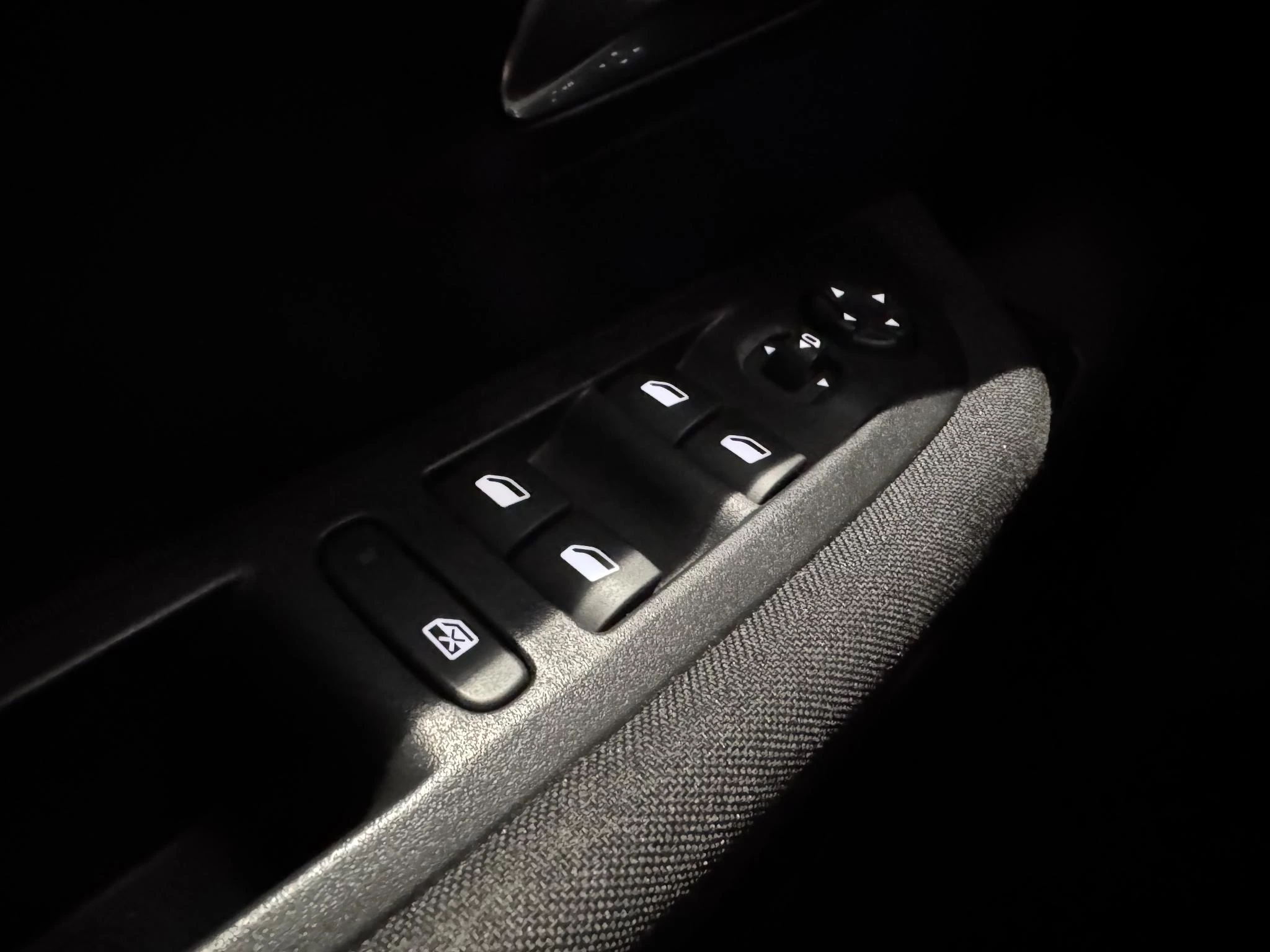 Peugeot-208-image-11