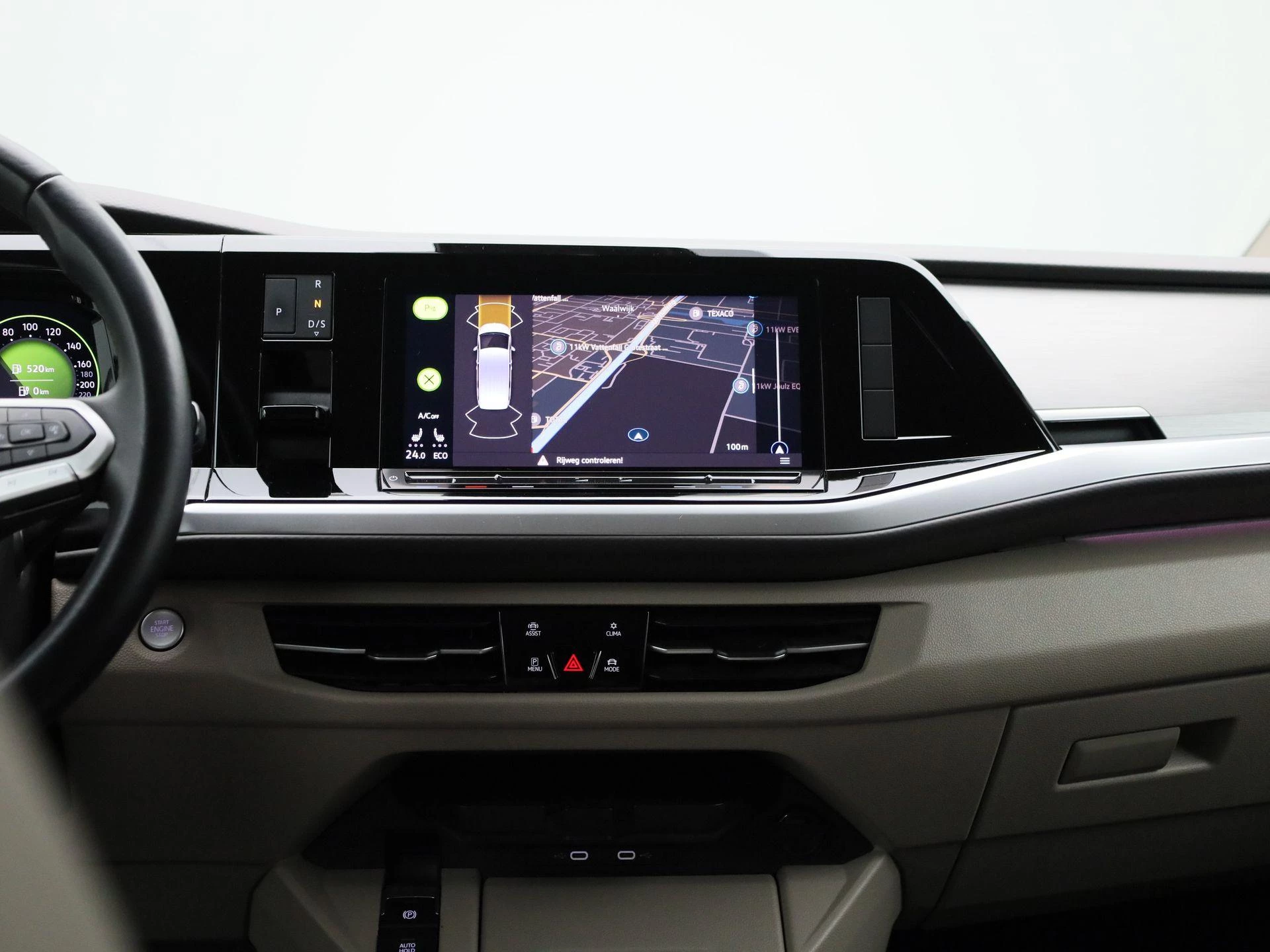 Volkswagen-Multivan-image-8