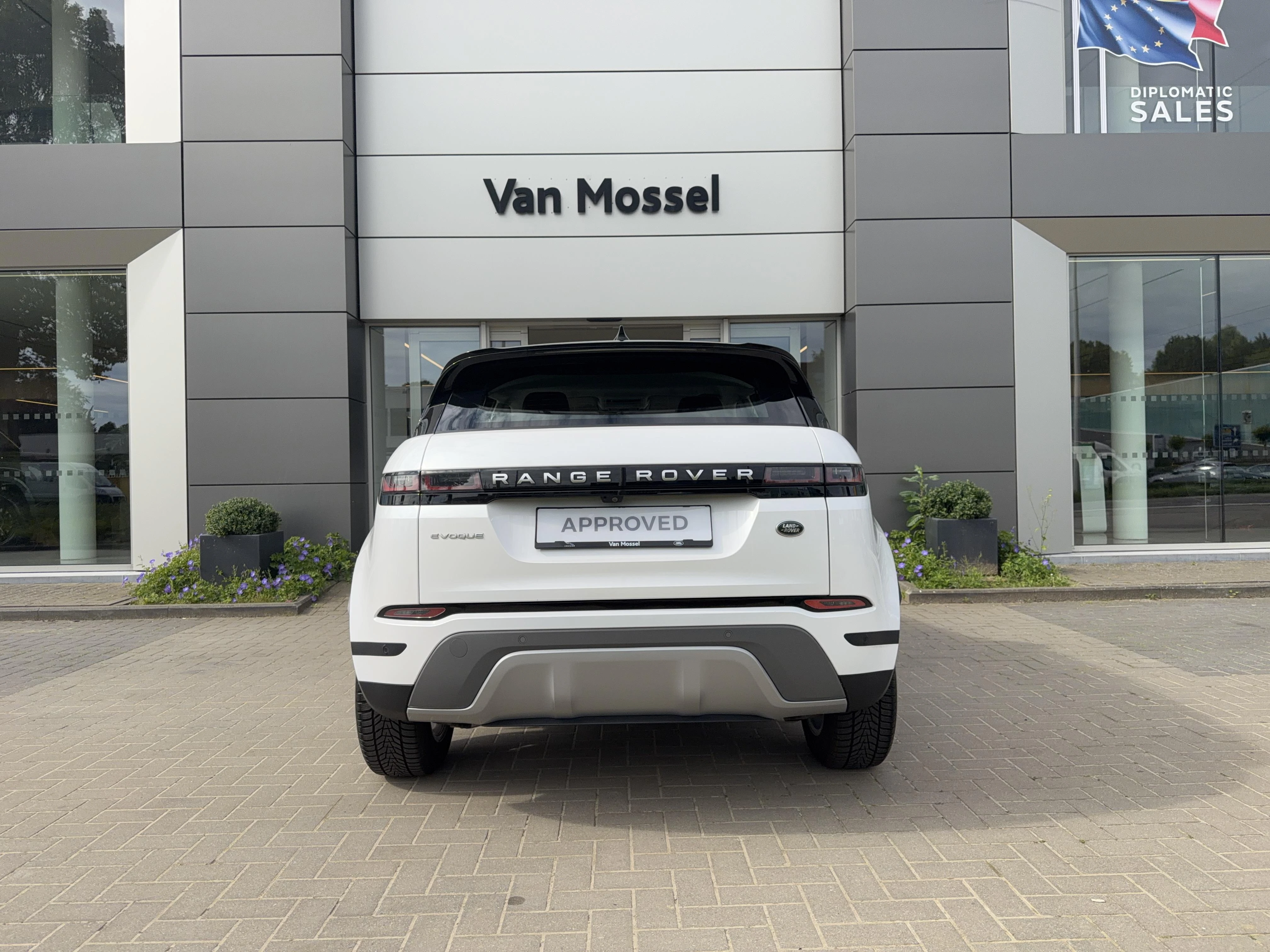 Land Rover-Range Rover Evoque-image-5