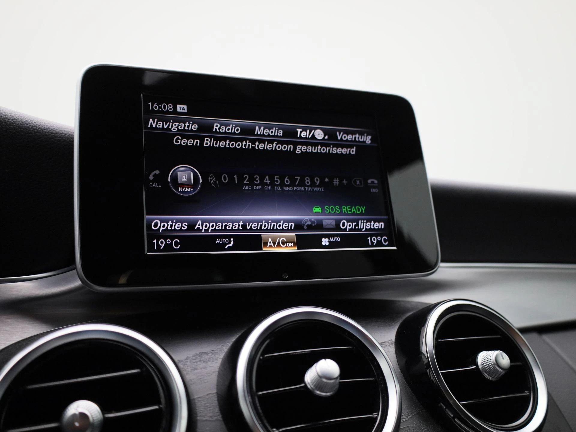 Mercedes-Benz-C-Klasse-image-27