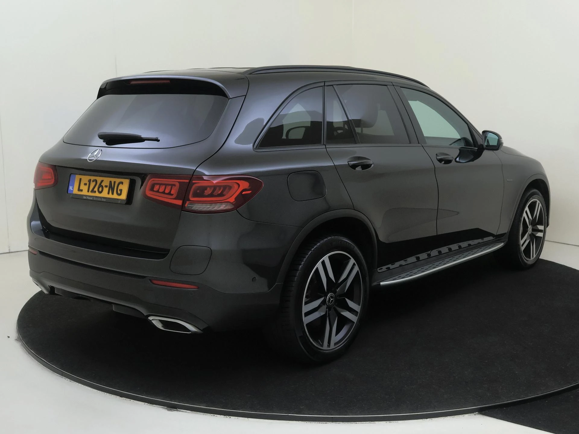 Mercedes-Benz-GLC-image-3