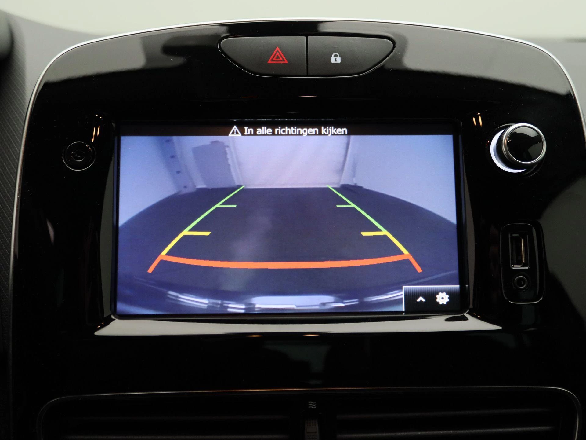 Renault-Clio-image-16