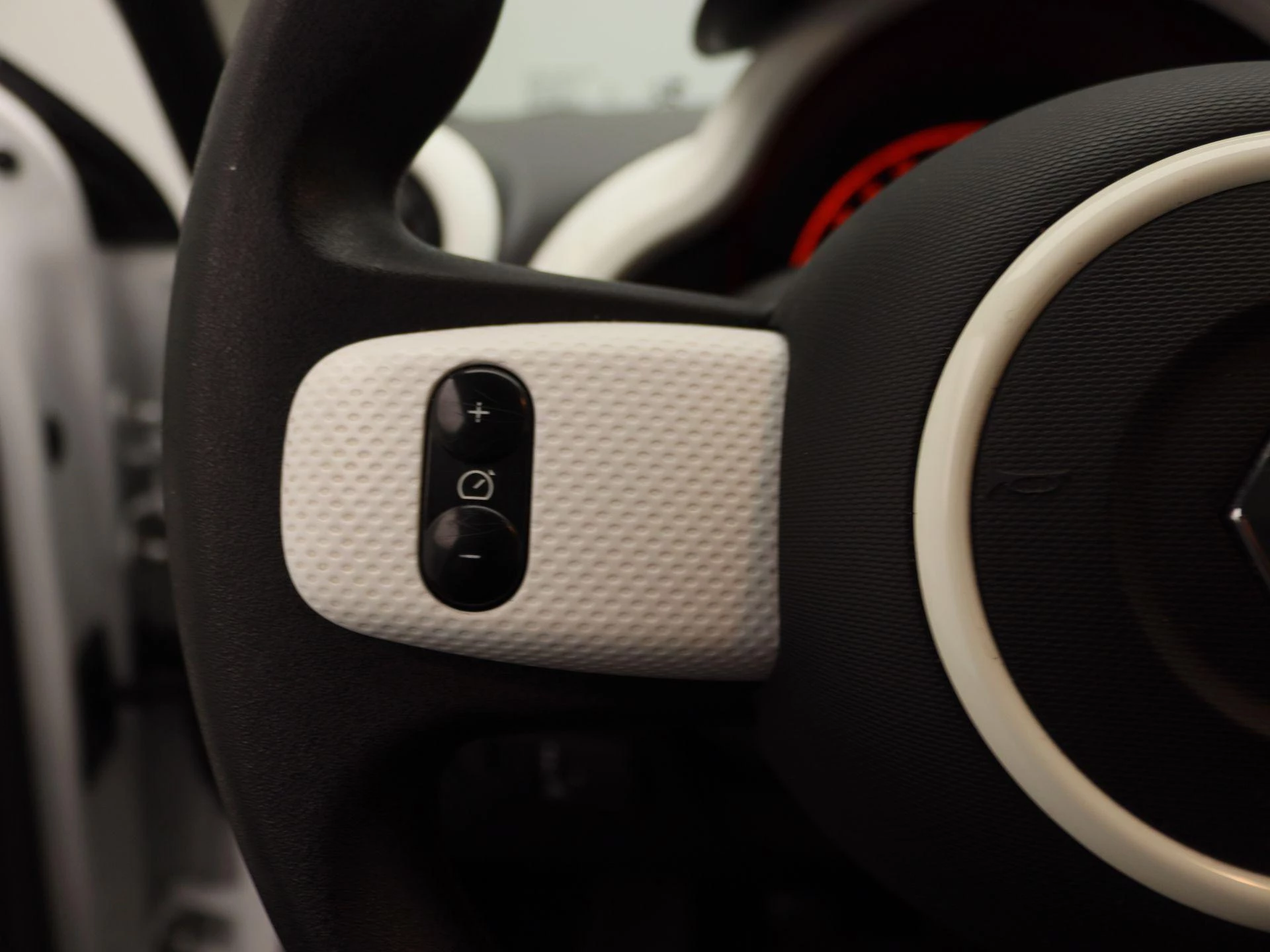 Renault-Twingo-image-17